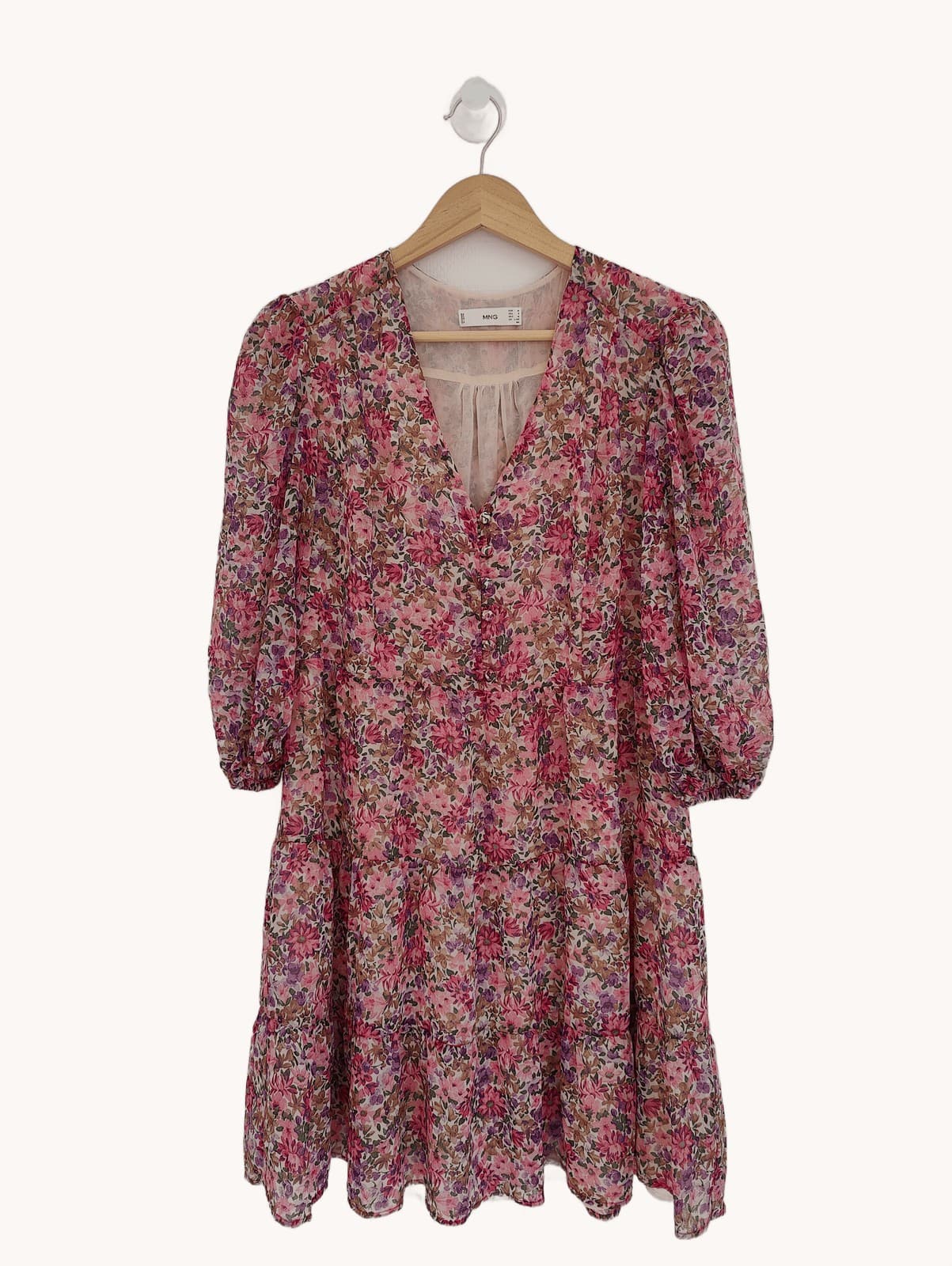 Short floral dress with V-neck — Mango