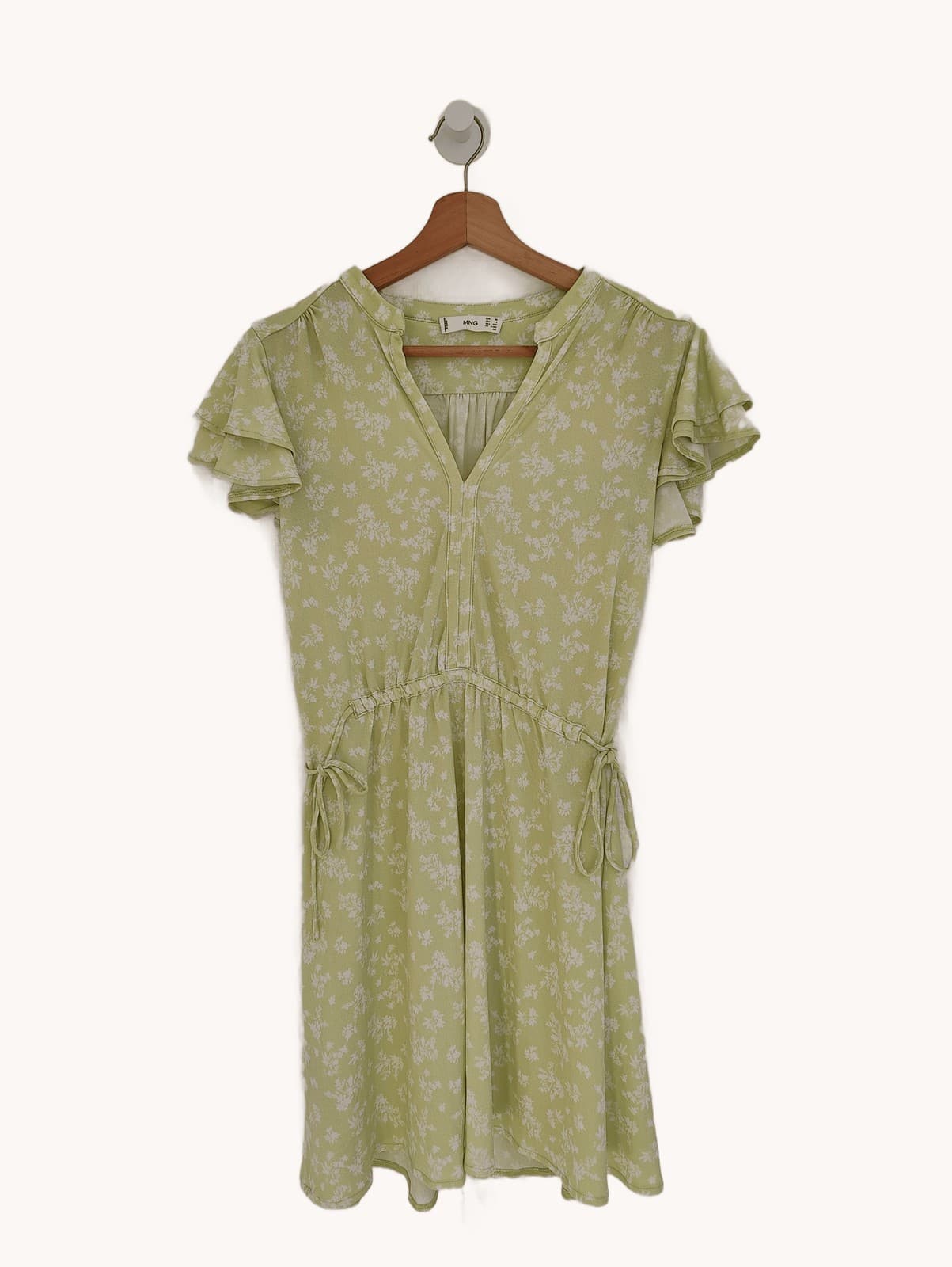Pastellgrünes Kleid mit weißen Blumen Mango – Größe XS