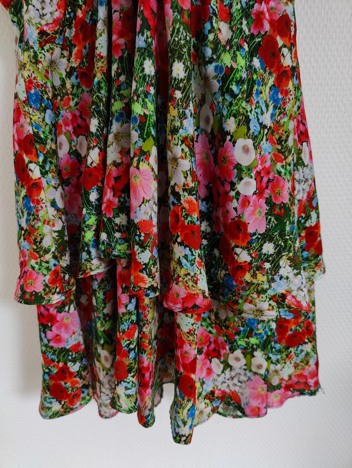 Robe portefeuille Zara fleurie à volants – Taille XS — photo 4