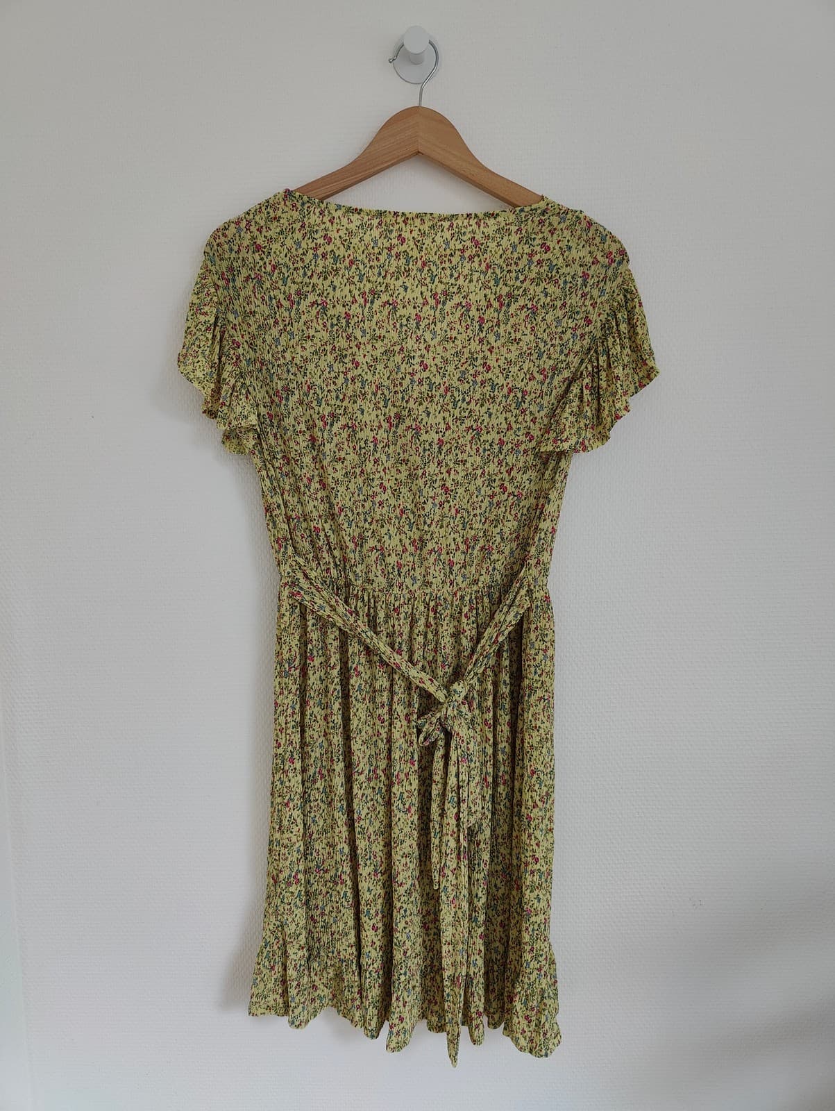 Robe Mango fleurie à manches volantées  – Taille M — photo 4