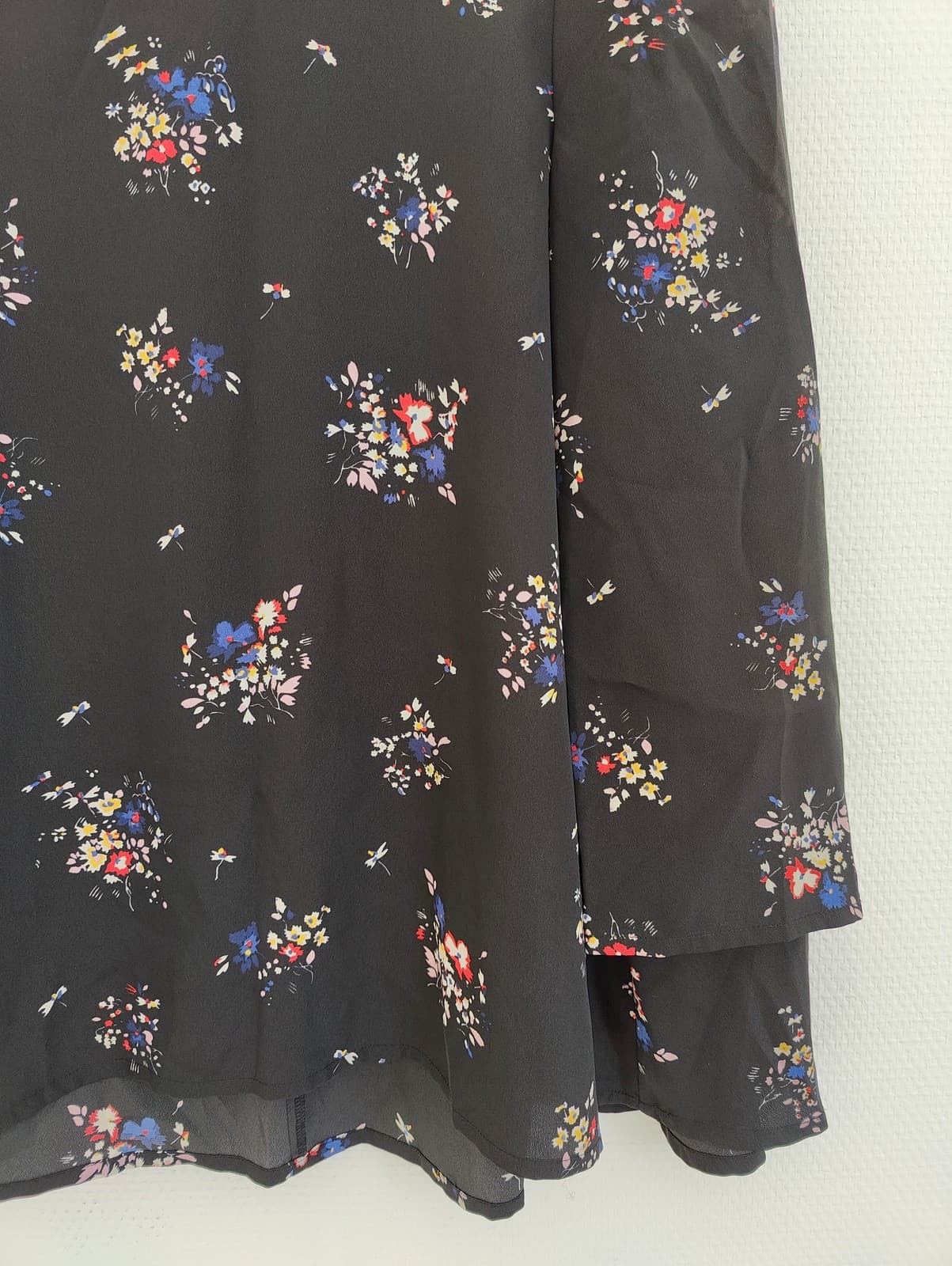 Blouse Claudie Pierlot fleurie noire – Taille 1 — photo 3