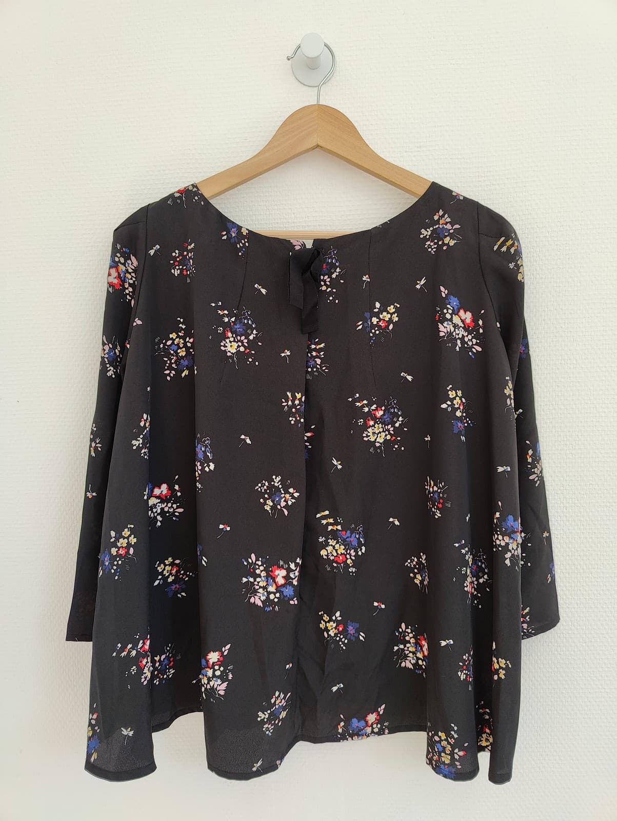 Blouse Claudie Pierlot fleurie noire – Taille 1 — photo 4