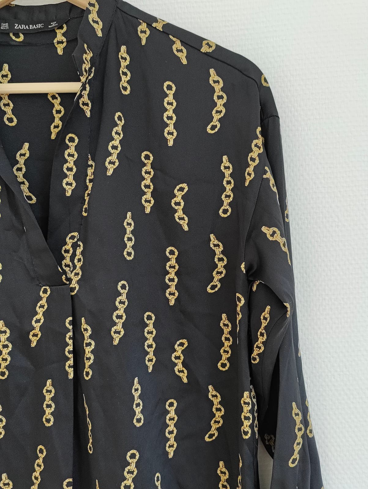 Blouse Zara à imprimé chaînes dorées – Taille XS — photo 2