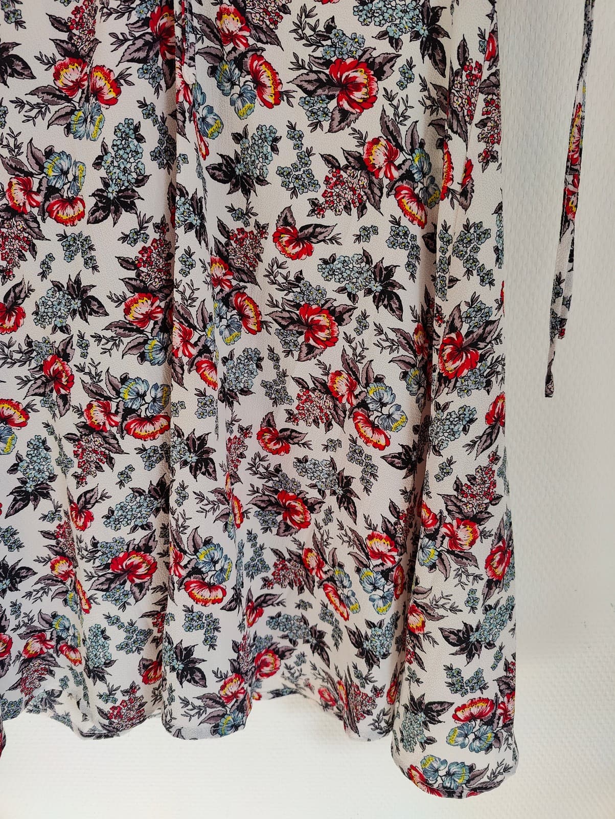 Robe courte fleurie à laçage écrue Mango – Taille L — photo 3