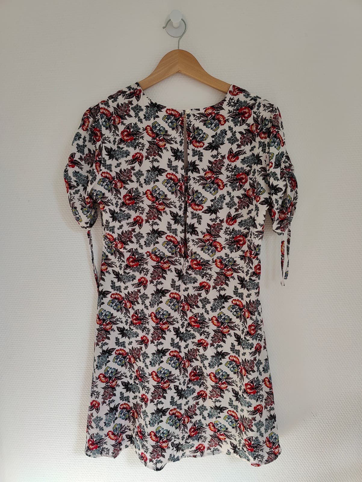 Robe courte fleurie à laçage écrue Mango – Taille L — photo 5