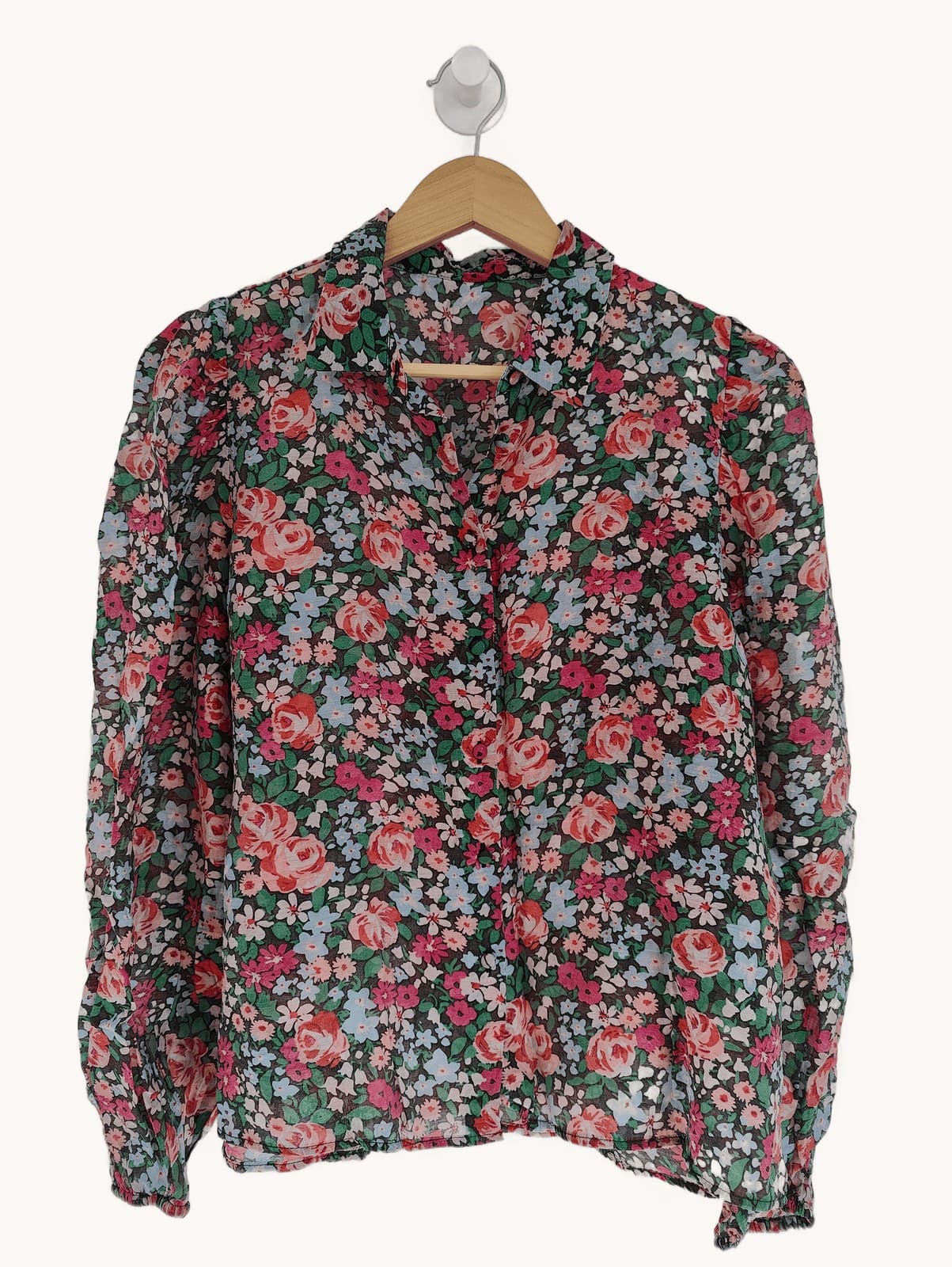 Blusa fluida com estampado floral – Tamanho M