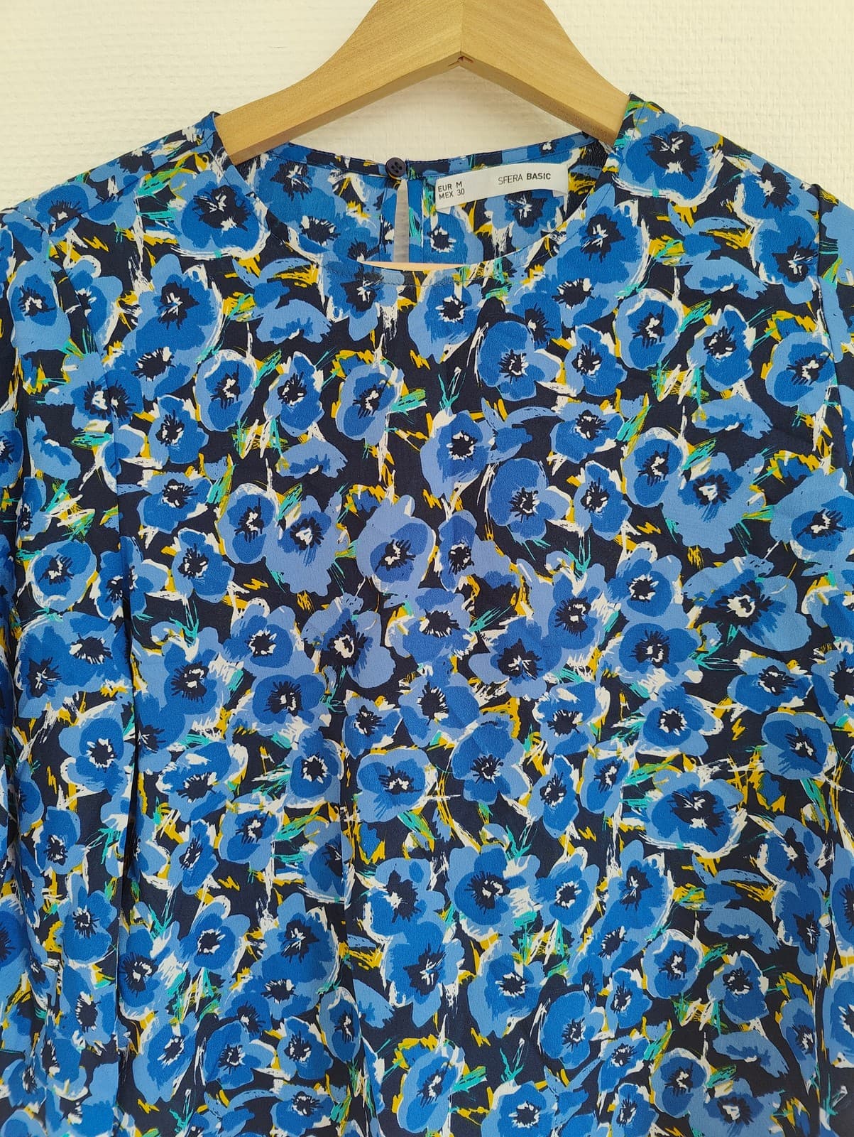 Blouse fleurie bleue à manches 3/4 Sfera – Taille M — photo 2