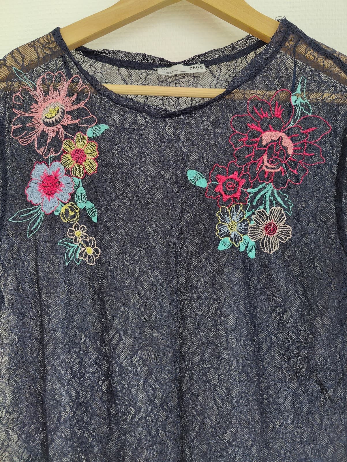 Top en dentelle bleu marine brodé fleurs Zara – Taille M — photo 2