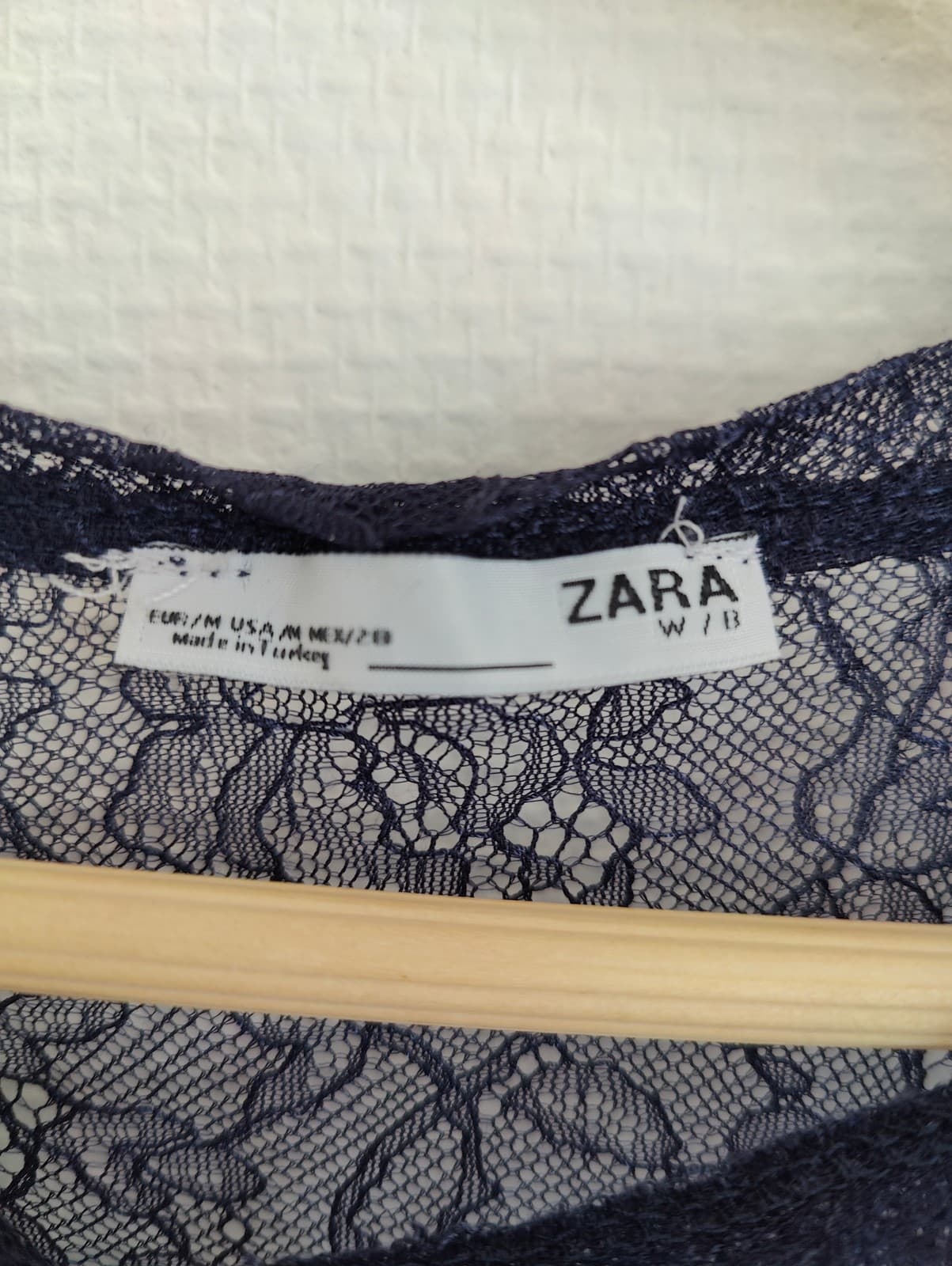 Top en dentelle bleu marine brodé fleurs Zara – Taille M — photo 4