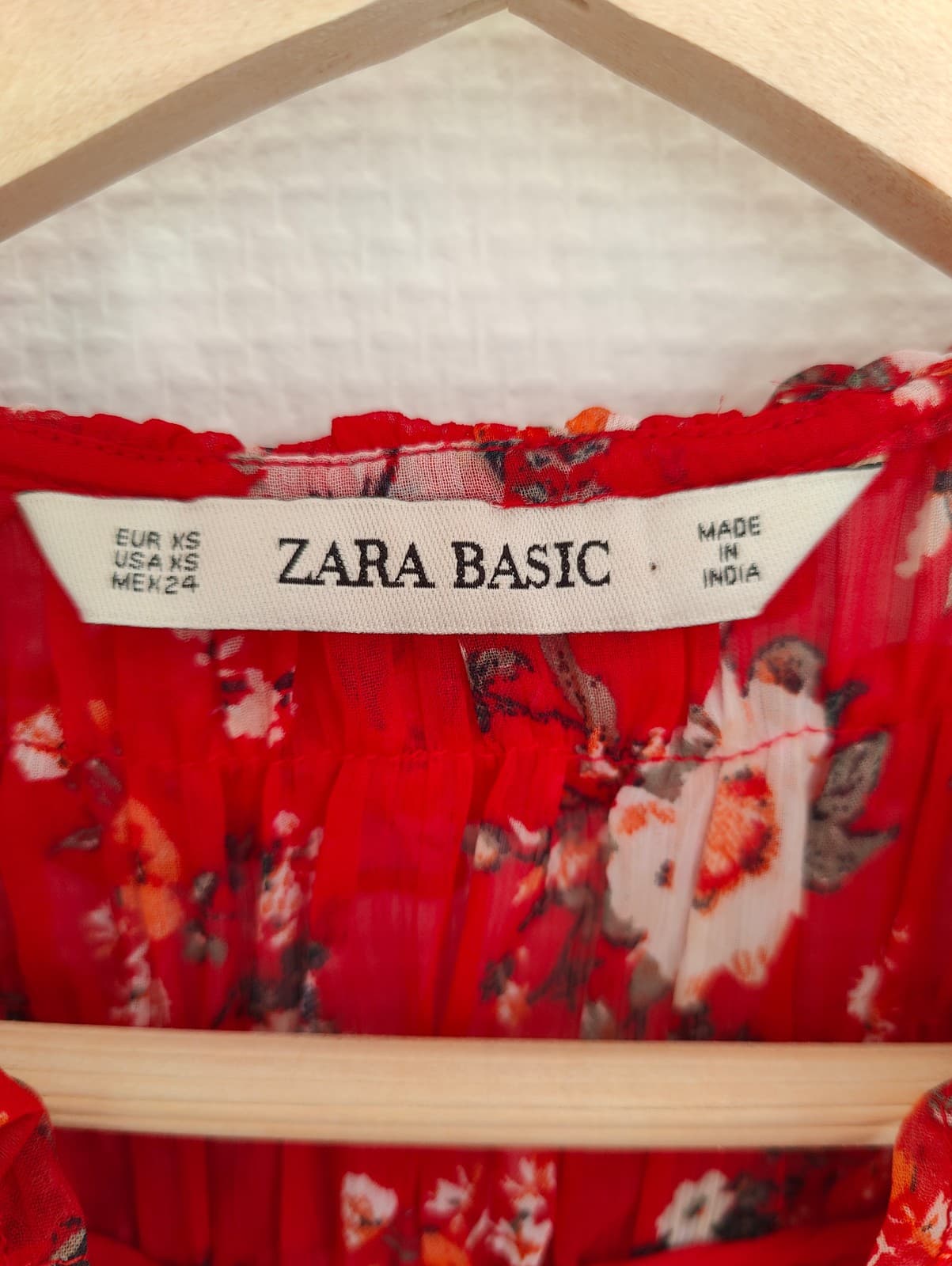 Robe fleurie rouge en mousseline à volants Zara – Taille XS — photo 4