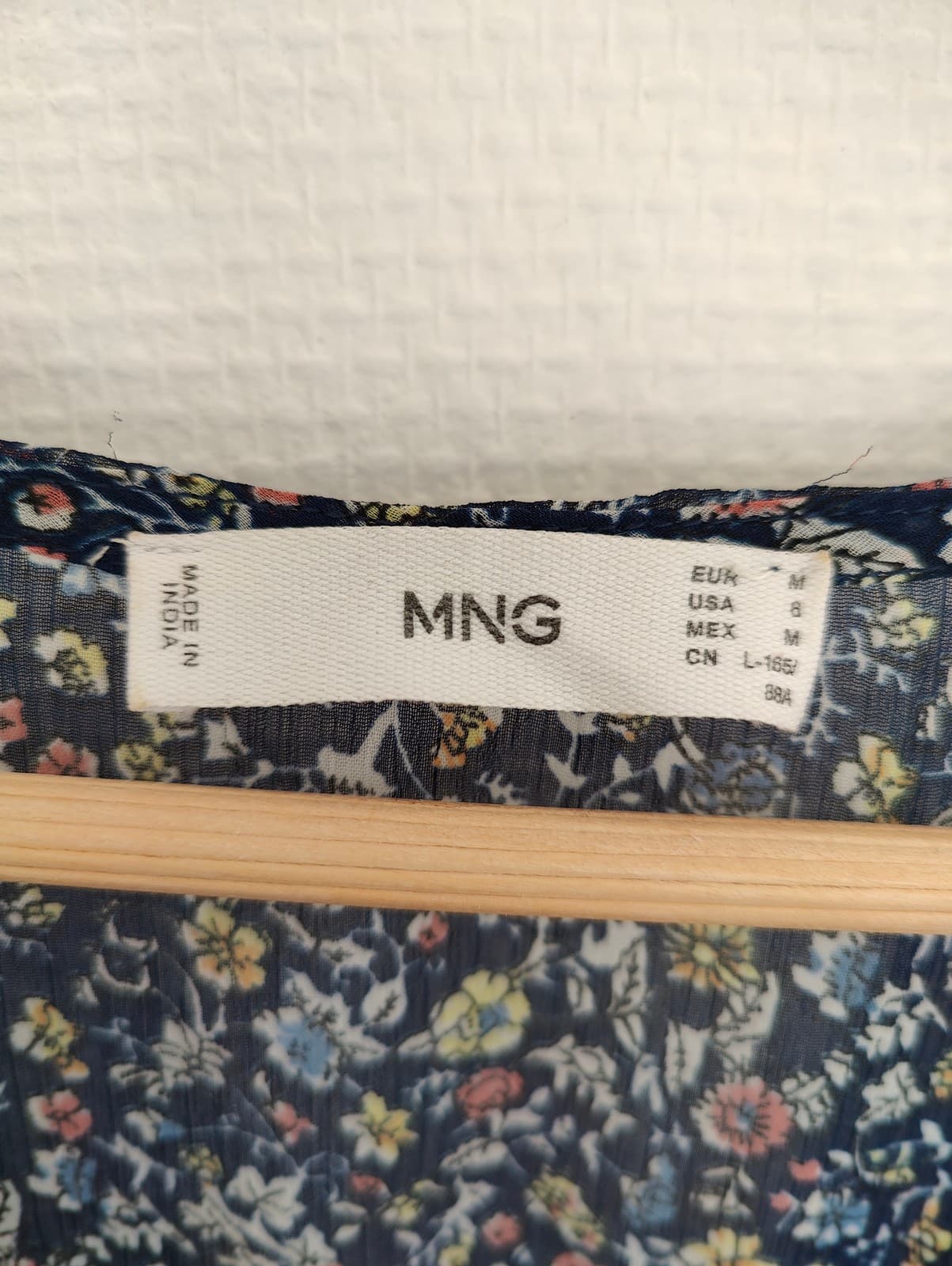 Robe courte fleurie marine à col V Mango – Taille M — photo 4