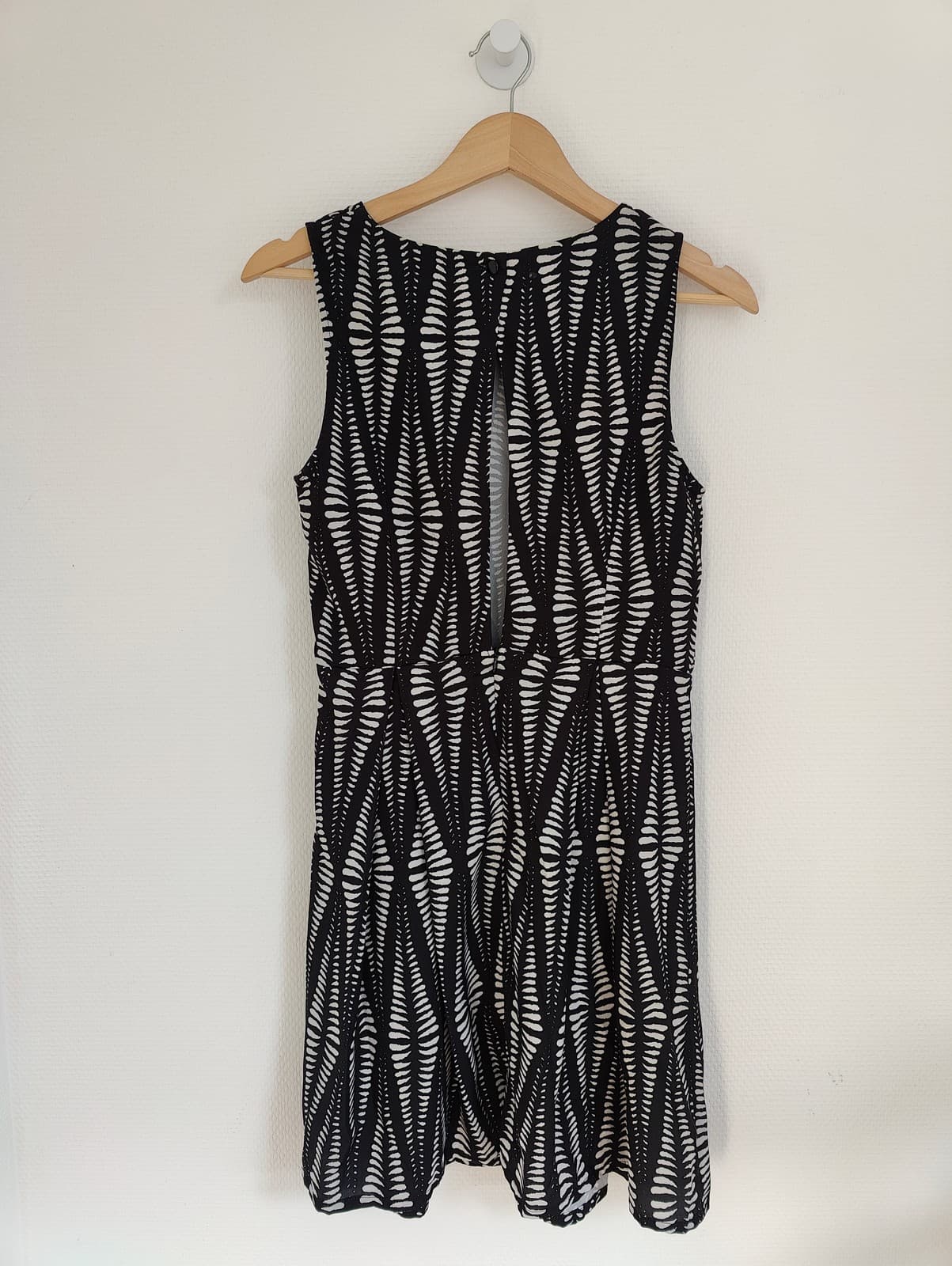 Robe sans manches à imprimé noir et blanc Molly & Bracken – Taille S — photo 5