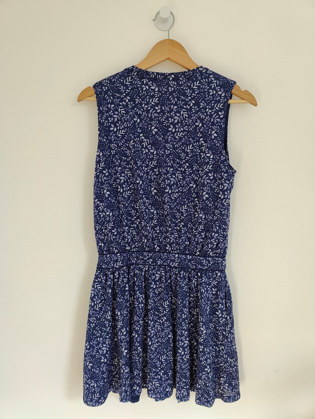 Robe sans manches à fleurs bleu marine Mango – Taille S — photo 4