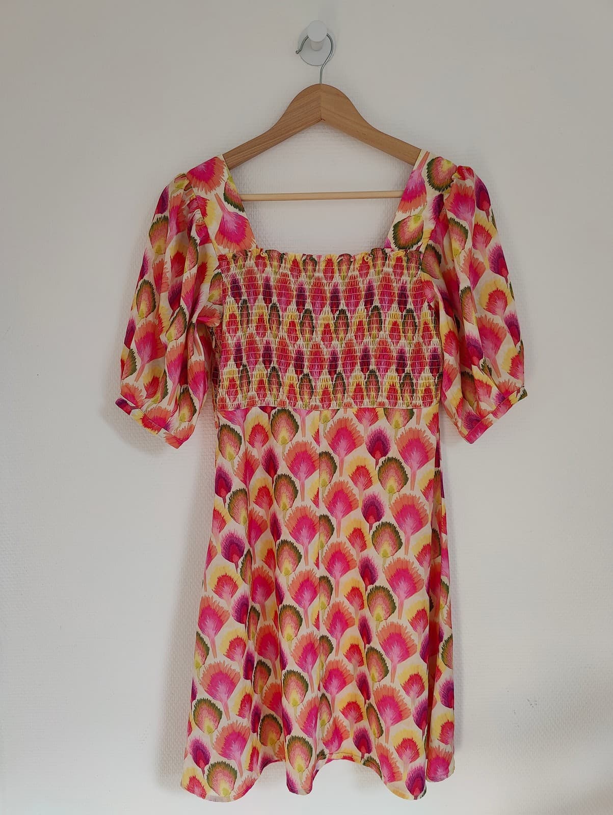 Robe smockée à imprimé plumes Traffic People – Taille S — photo 4