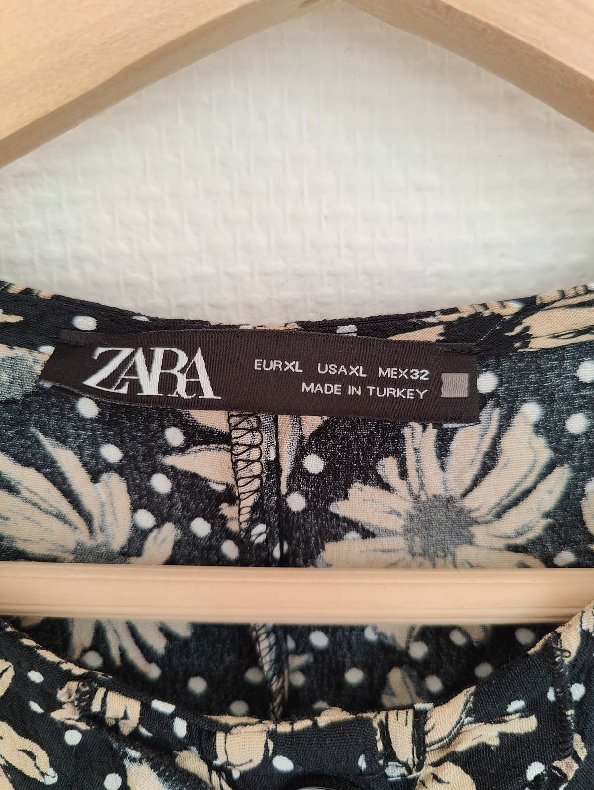 Robe à marguerites noir et beige Zara – Taille XL — photo 4