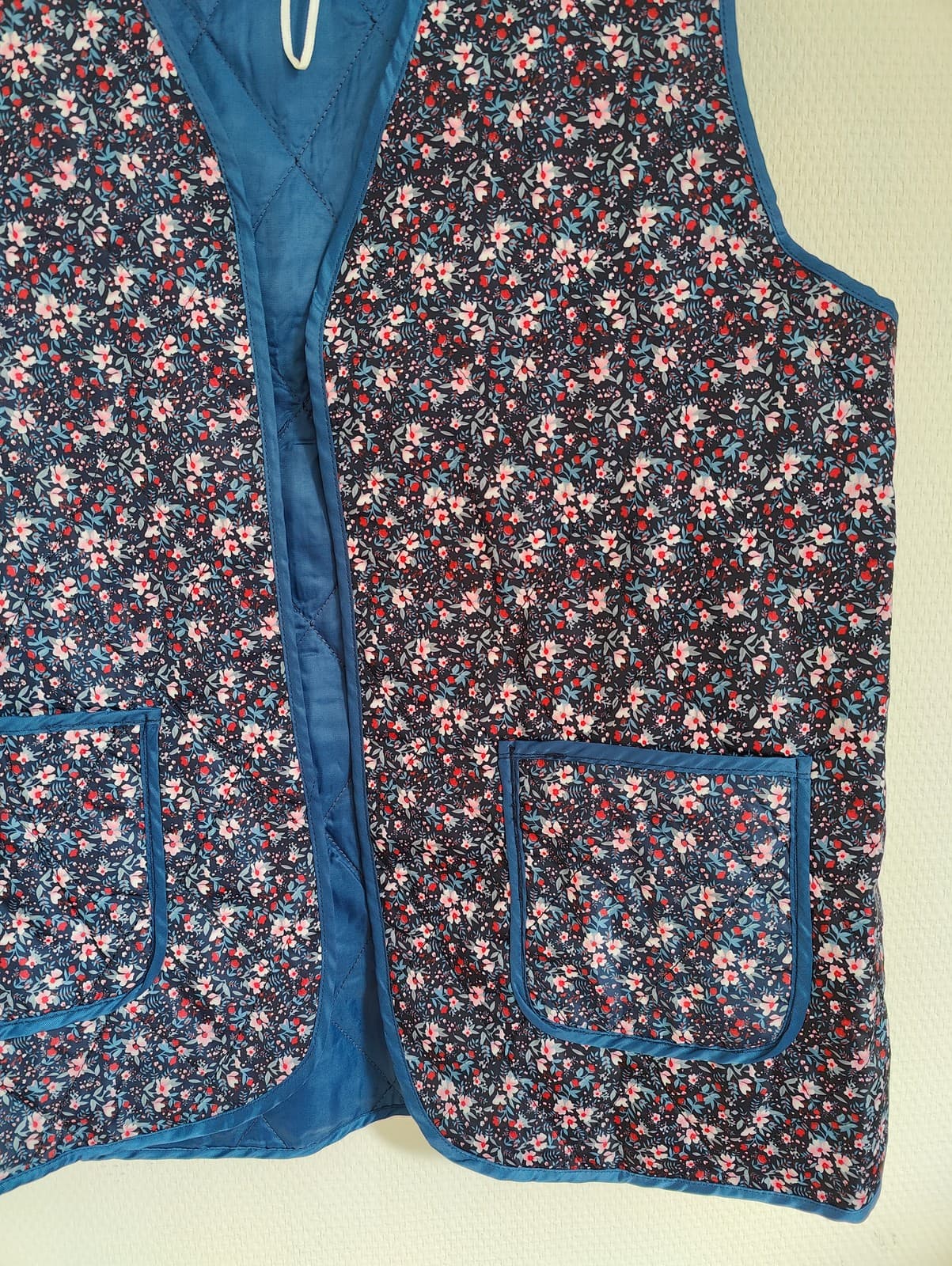 Gilet matelassé sans manches fleuri marine Muse – Taille L — photo 3