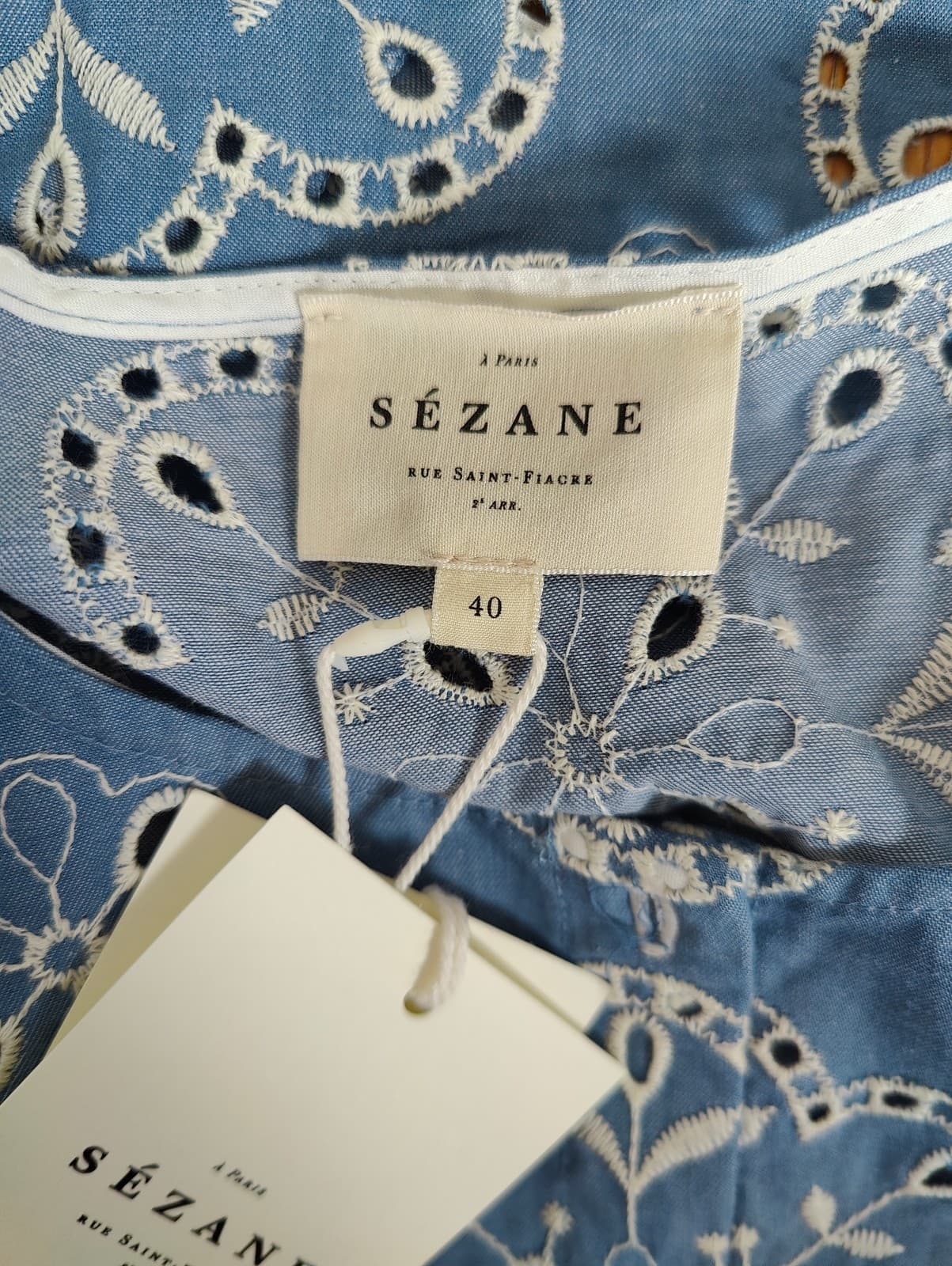 Blouse en broderie anglaise bleue à col volanté Sézane – Taille L — photo 5