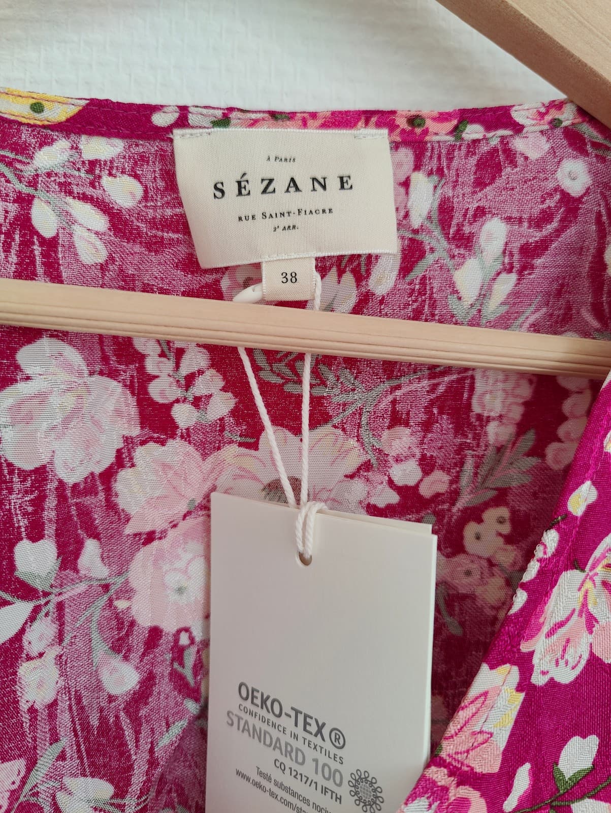 Blouse fleurie fuchsia à col V Sézane – Taille M — photo 3