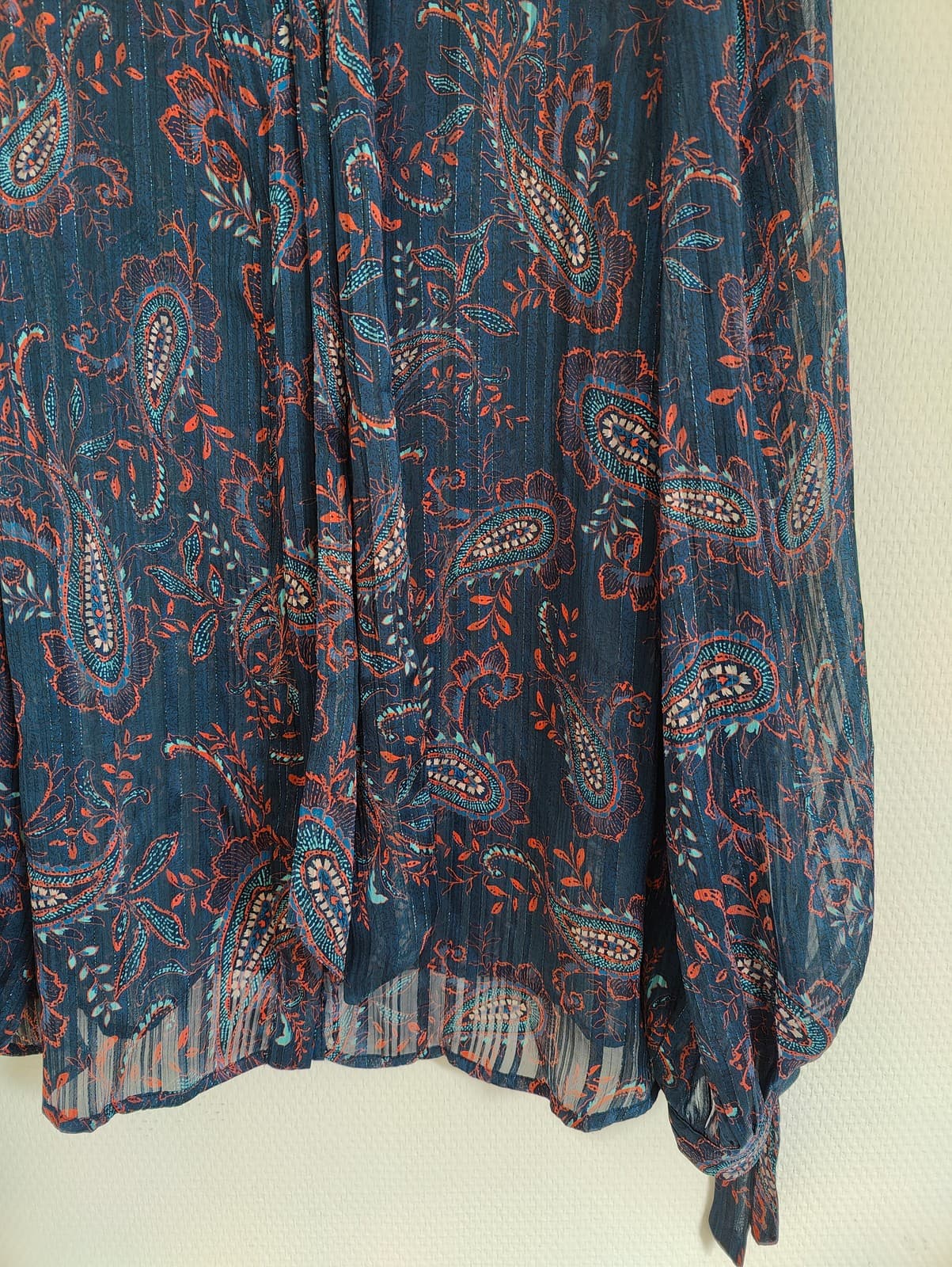 Blouse paisley bleue à col lavallière Mango – Taille S — photo 3