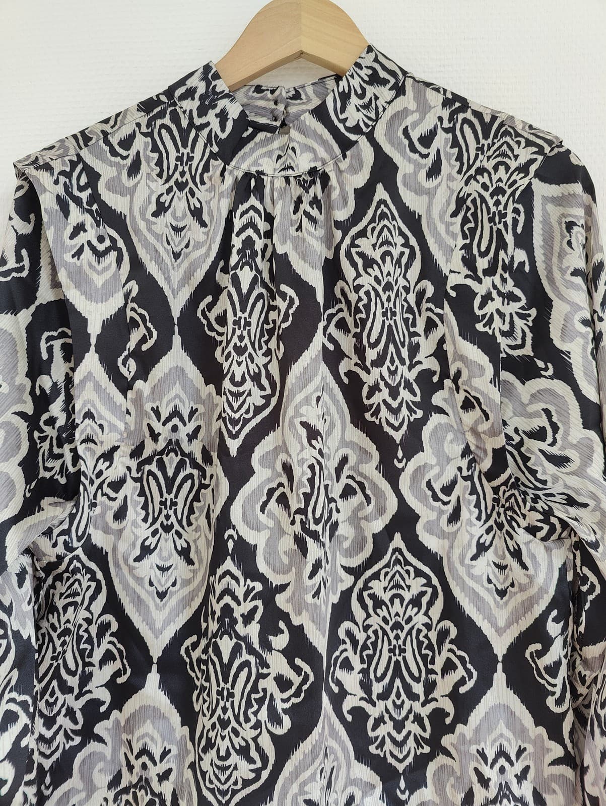 Blouse imprimée noir et blanc Mango – Taille M — photo 3