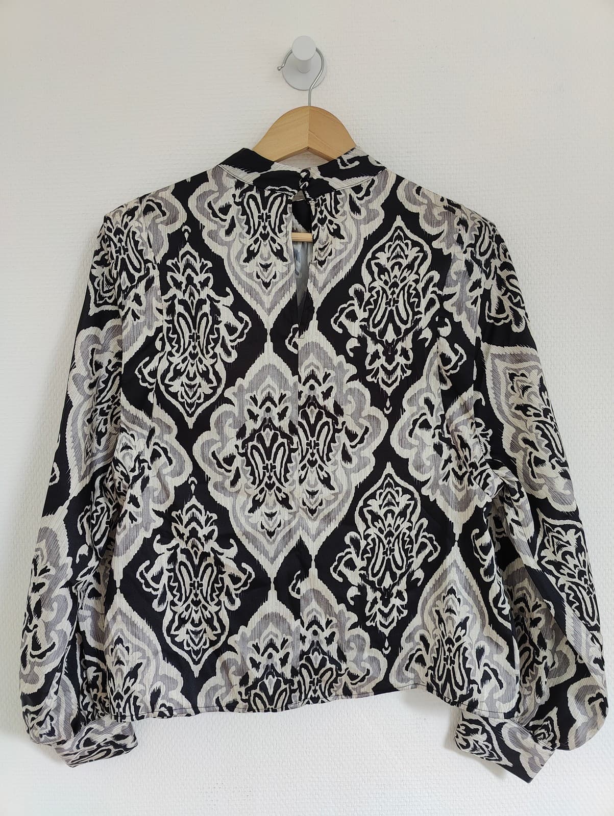 Blouse imprimée noir et blanc Mango – Taille M — photo 4