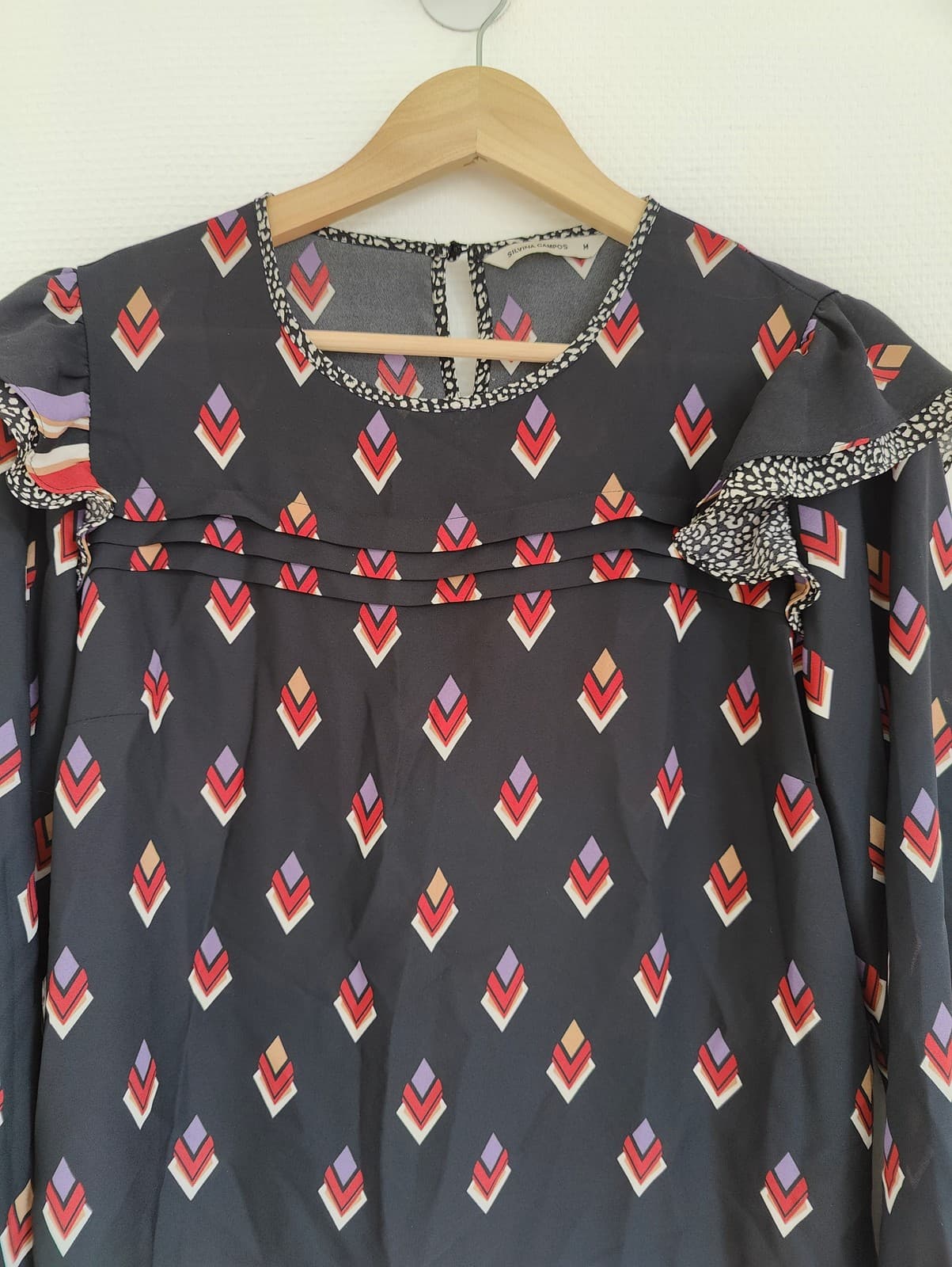 Blouse géométrique noire à losanges Silvina Campos – Taille M — photo 2