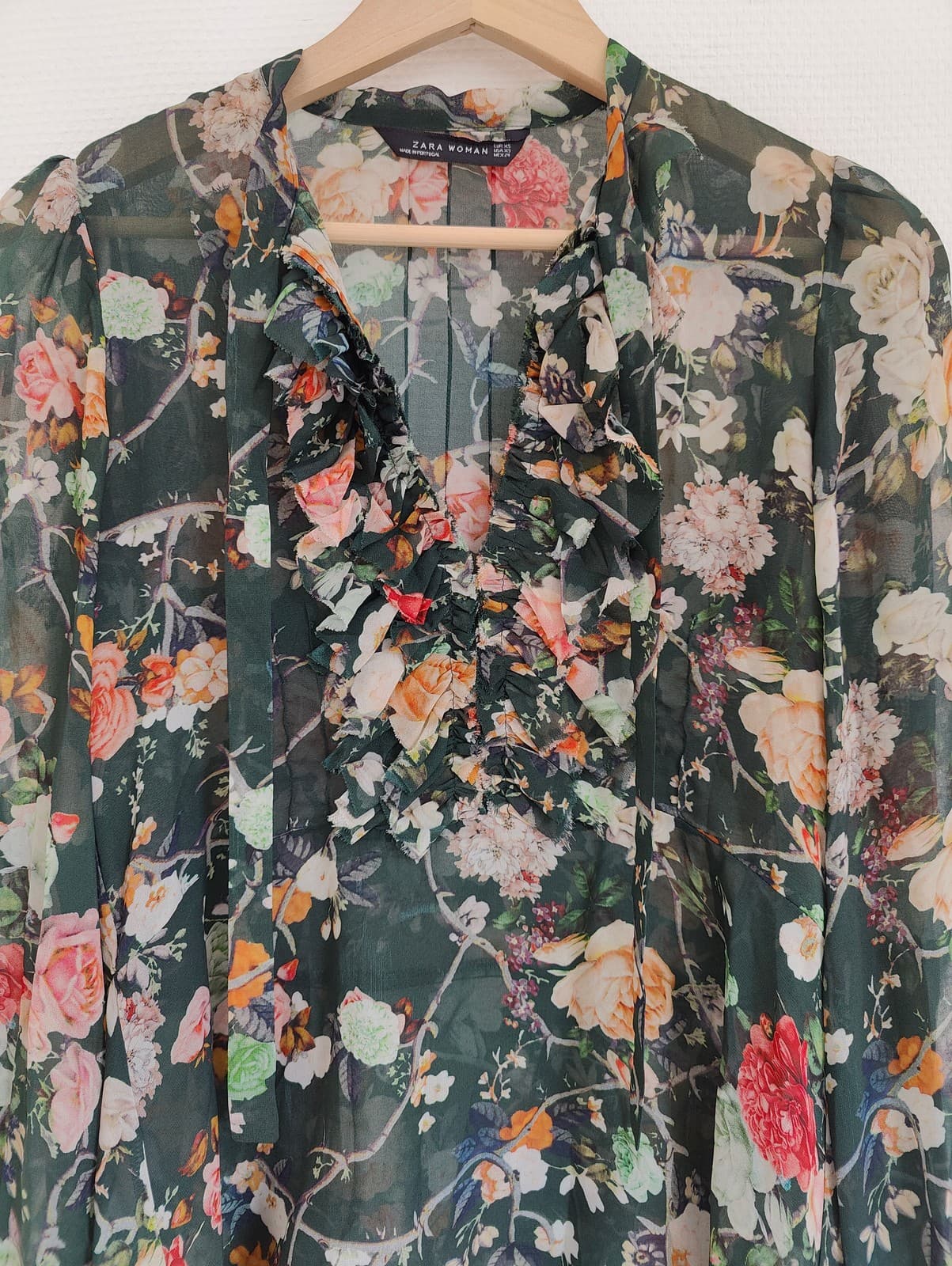 Blouse fleurie vert foncé en mousseline Zara – Taille XS — photo 2
