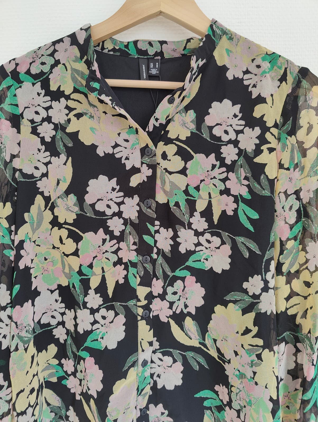 Blouse fleurie noire en mousseline Vero Moda – Taille M — photo 2