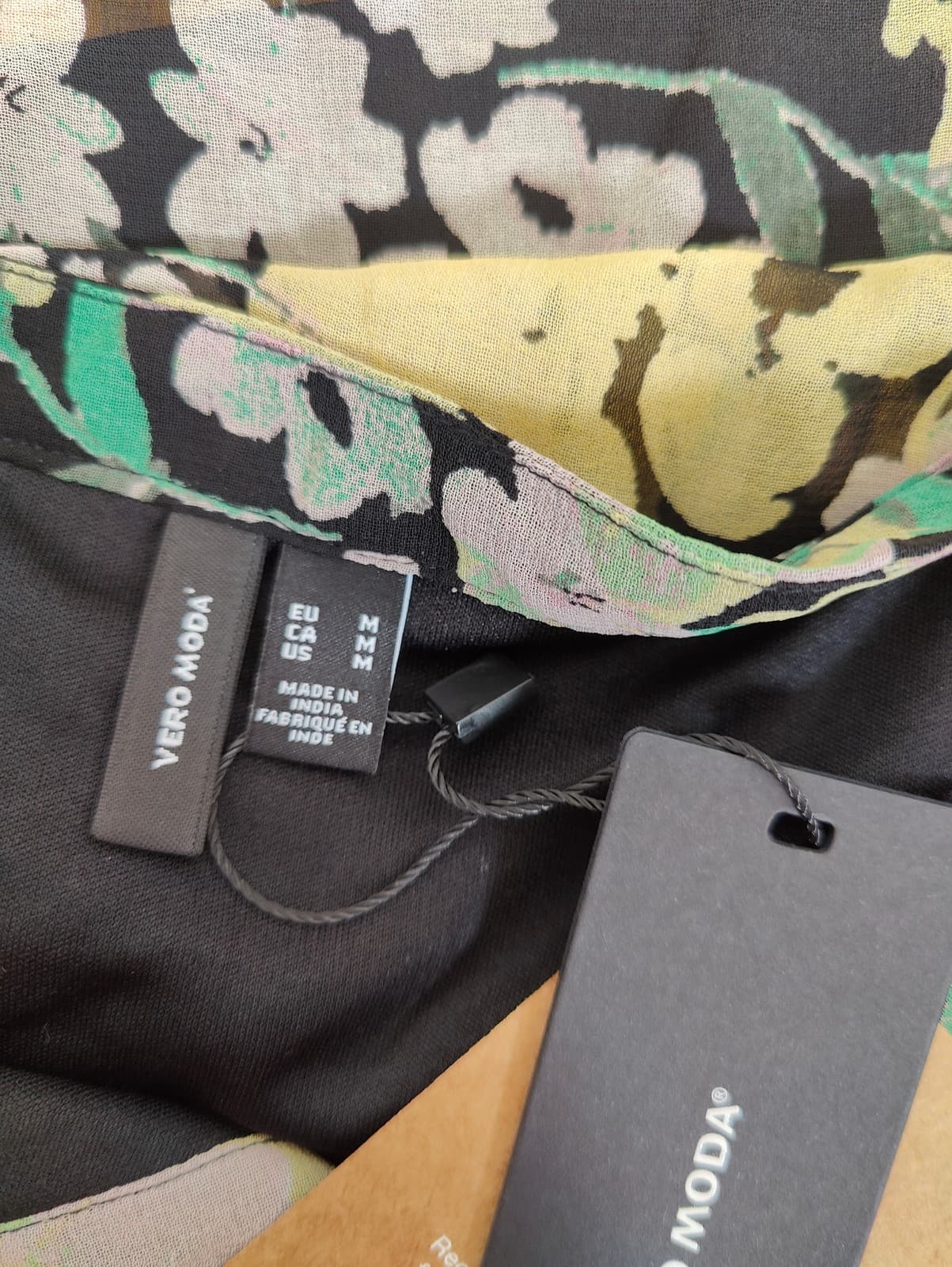 Blouse fleurie noire en mousseline Vero Moda – Taille M — photo 5