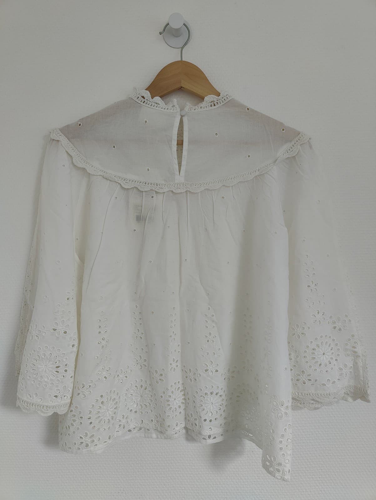 Blouse blanche en broderie anglaise Sézane – Taille 34 — photo 4