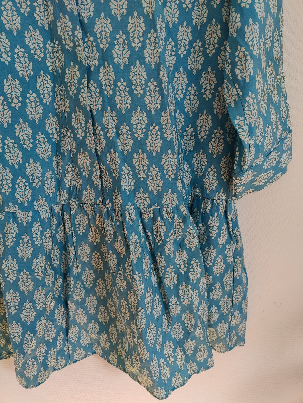Robe imprimée bleue à volants Zara – Taille L — photo 3