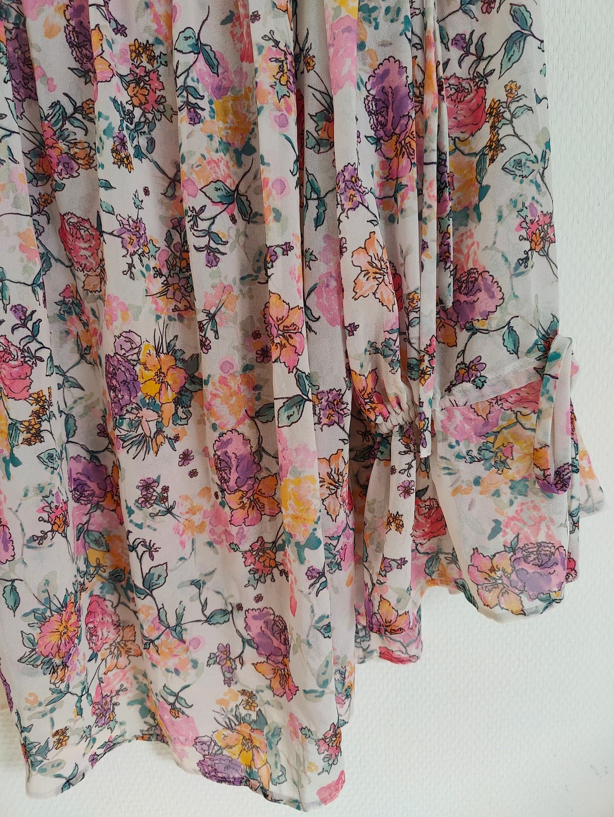 Blouse Tularosa à imprimé floral pastel – Taille S — photo 3