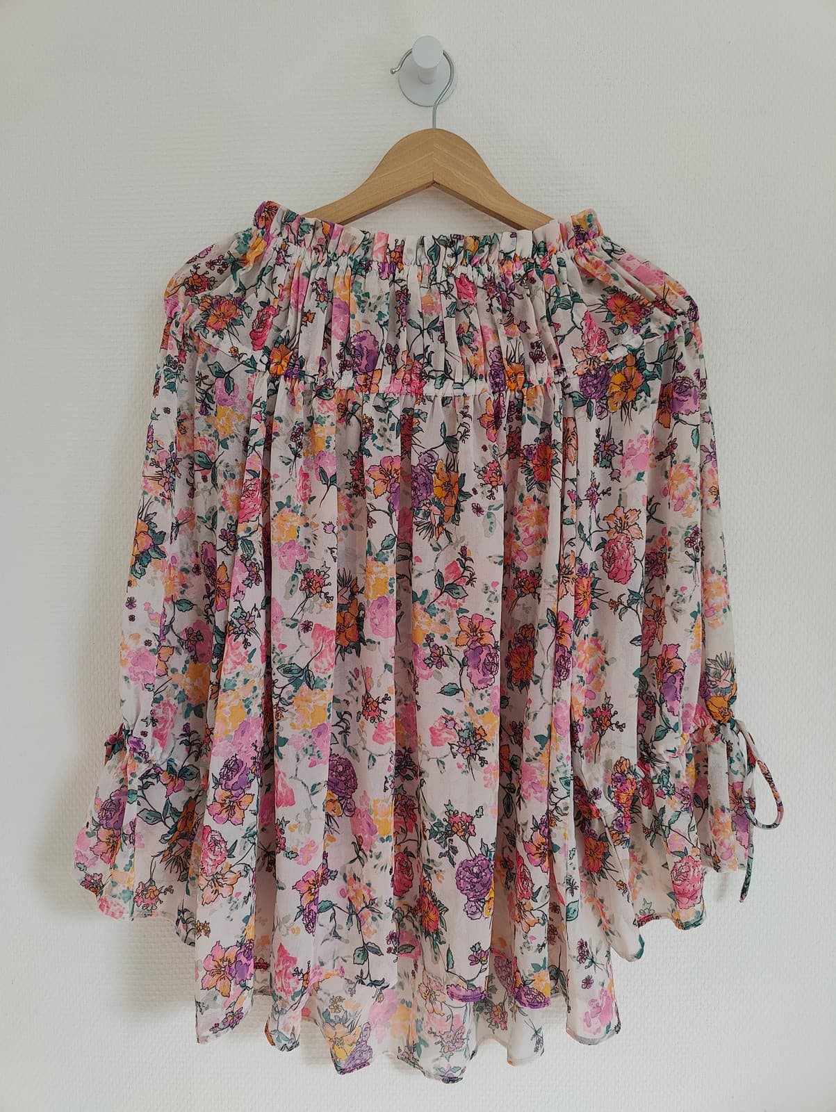 Blouse Tularosa à imprimé floral pastel – Taille S — photo 5