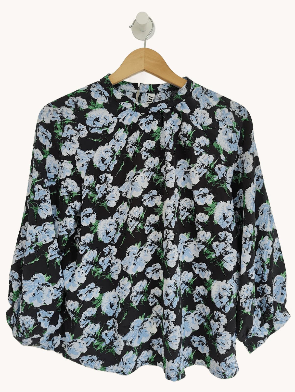 Blouse noire à fleurs bleues JDY (Only) – Taille 38 — photo 1