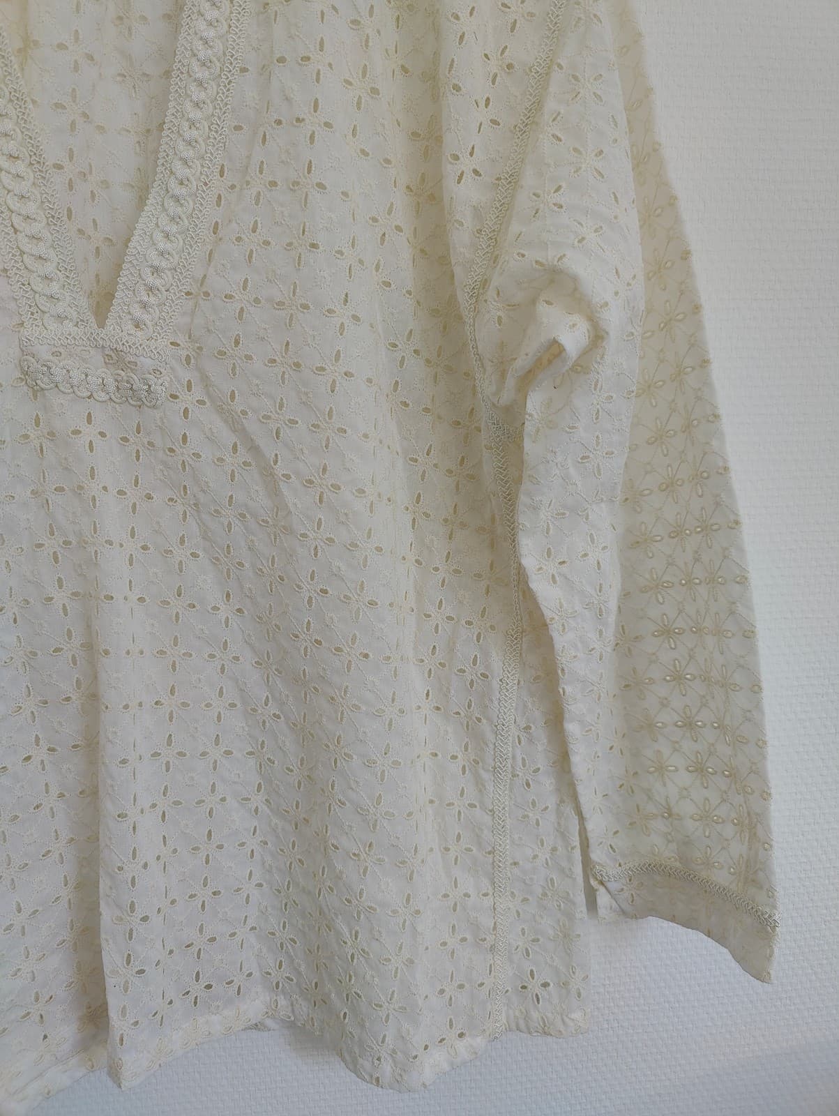 Blouse en broderie anglaise écrue à col V Zara – Taille S — photo 3
