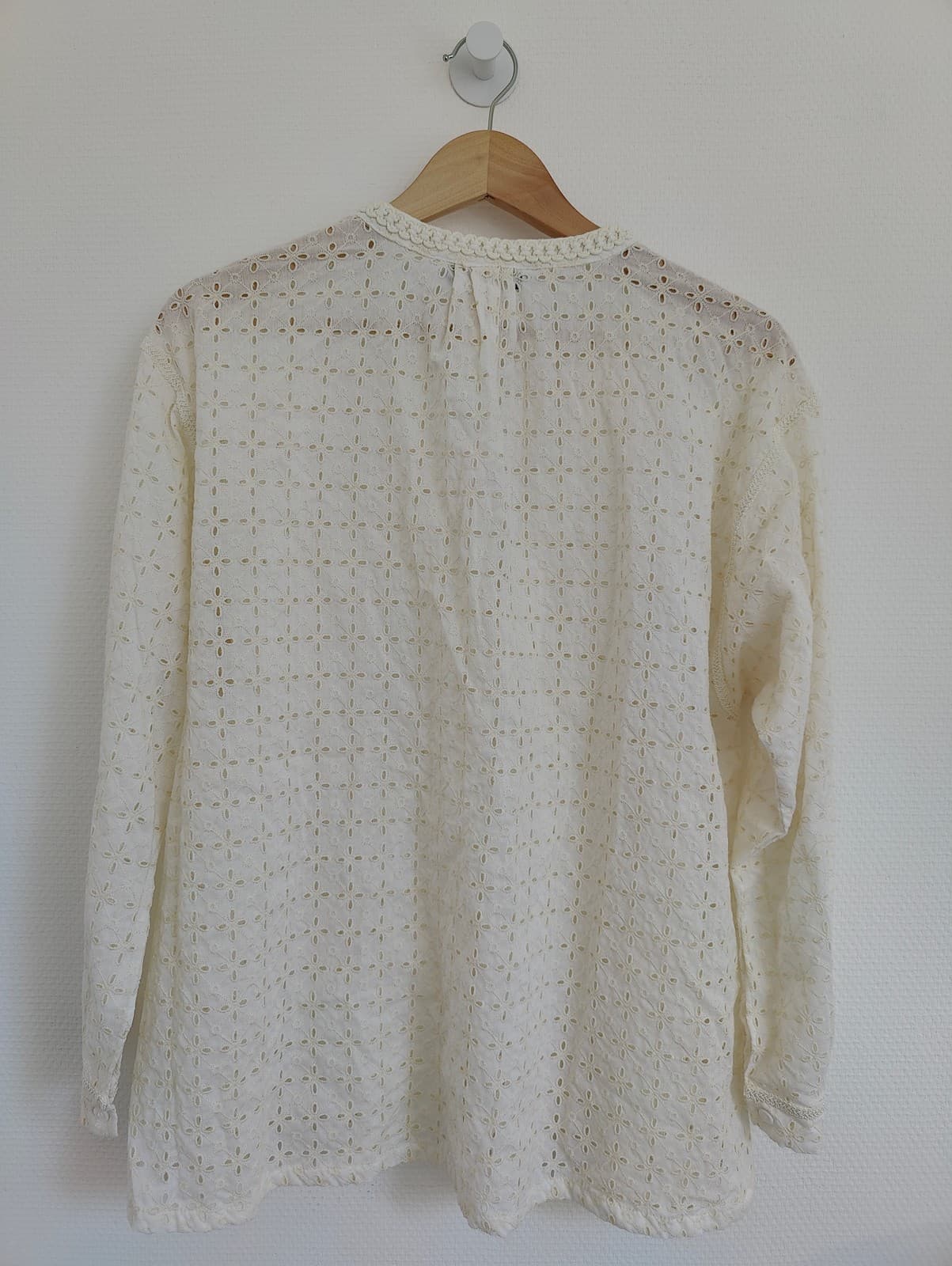Blouse en broderie anglaise écrue à col V Zara – Taille S — photo 5