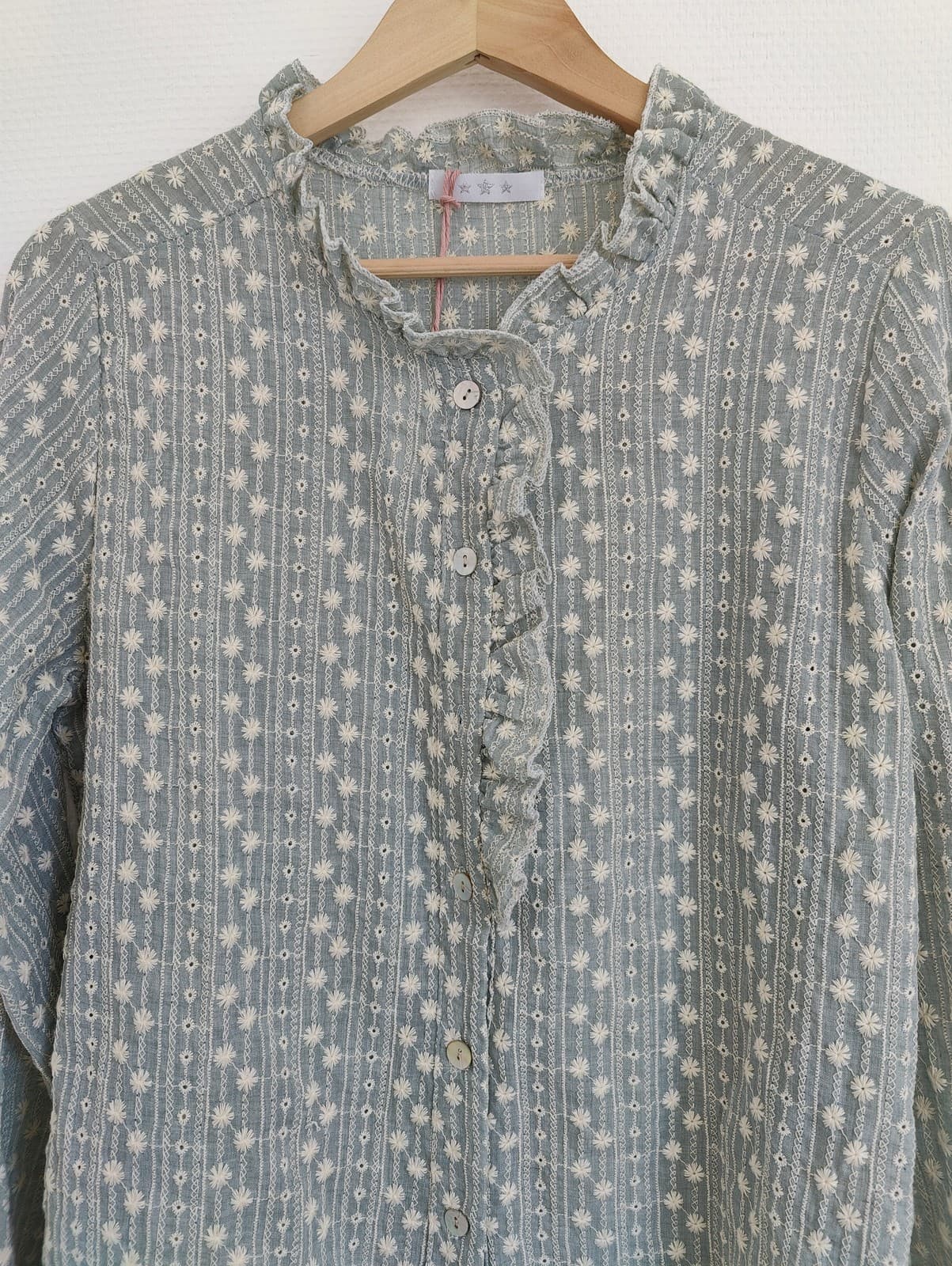 Chemise vert sauge à volant SOLE – Taille M — photo 2
