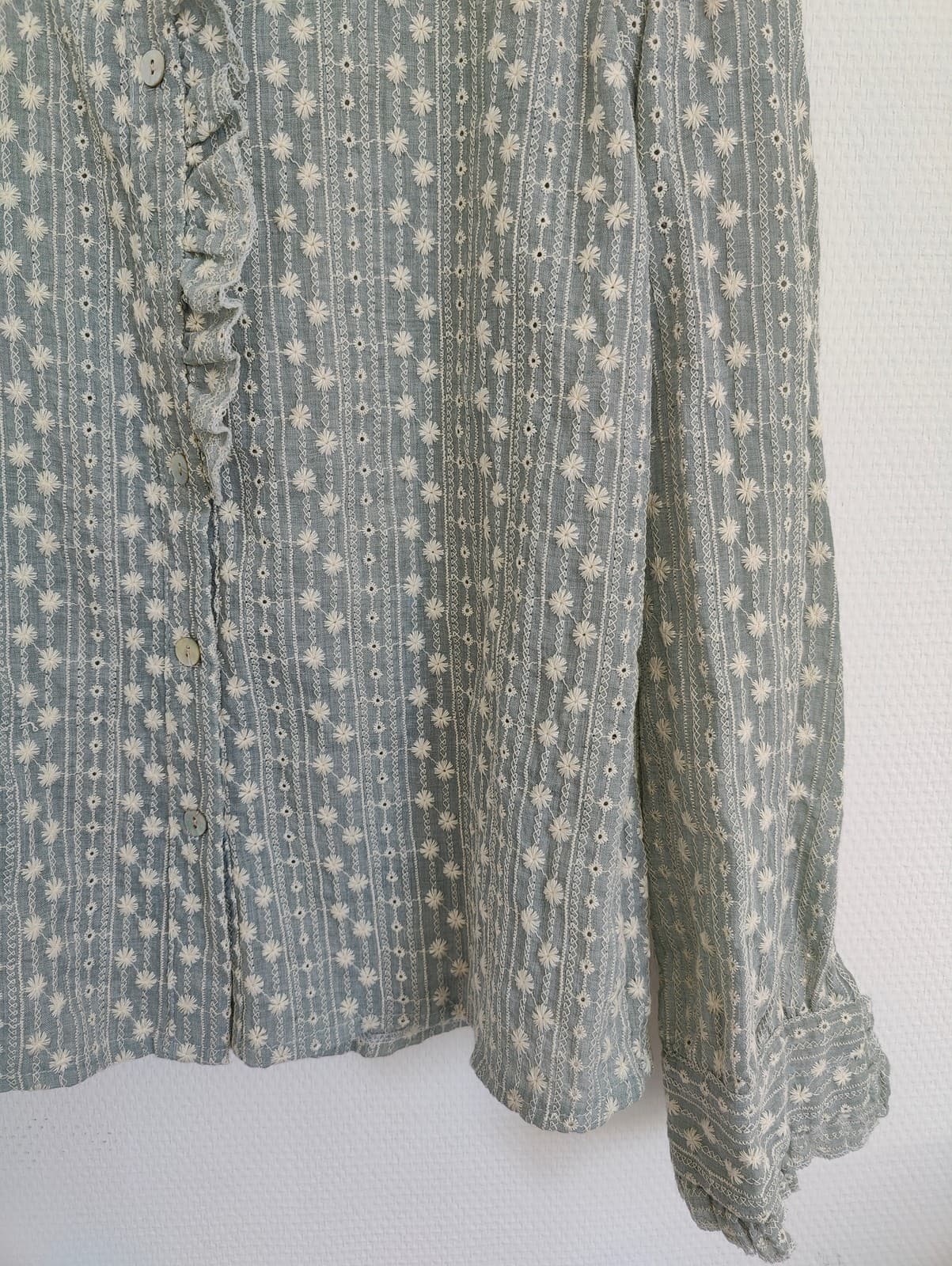 Chemise vert sauge à volant SOLE – Taille M — photo 3