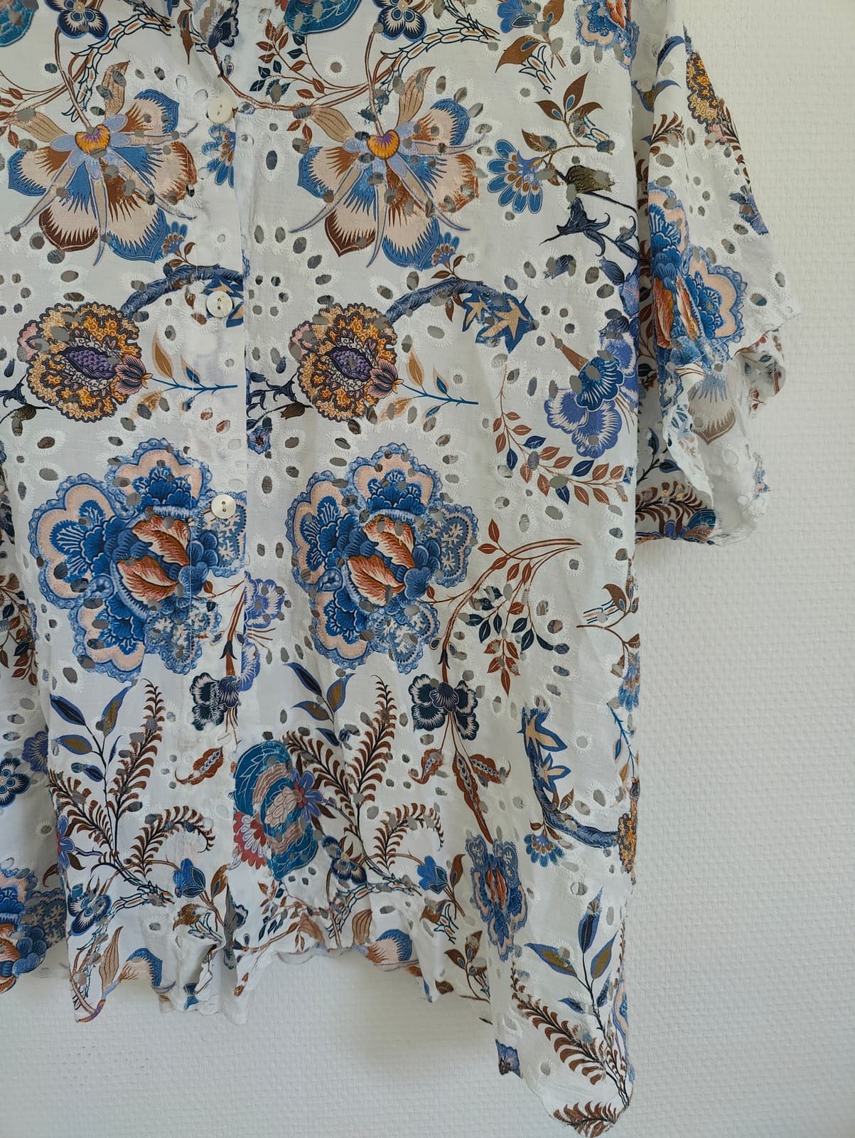 Chemise fleurie en broderie anglaise bleu et écru – Taille L — photo 3