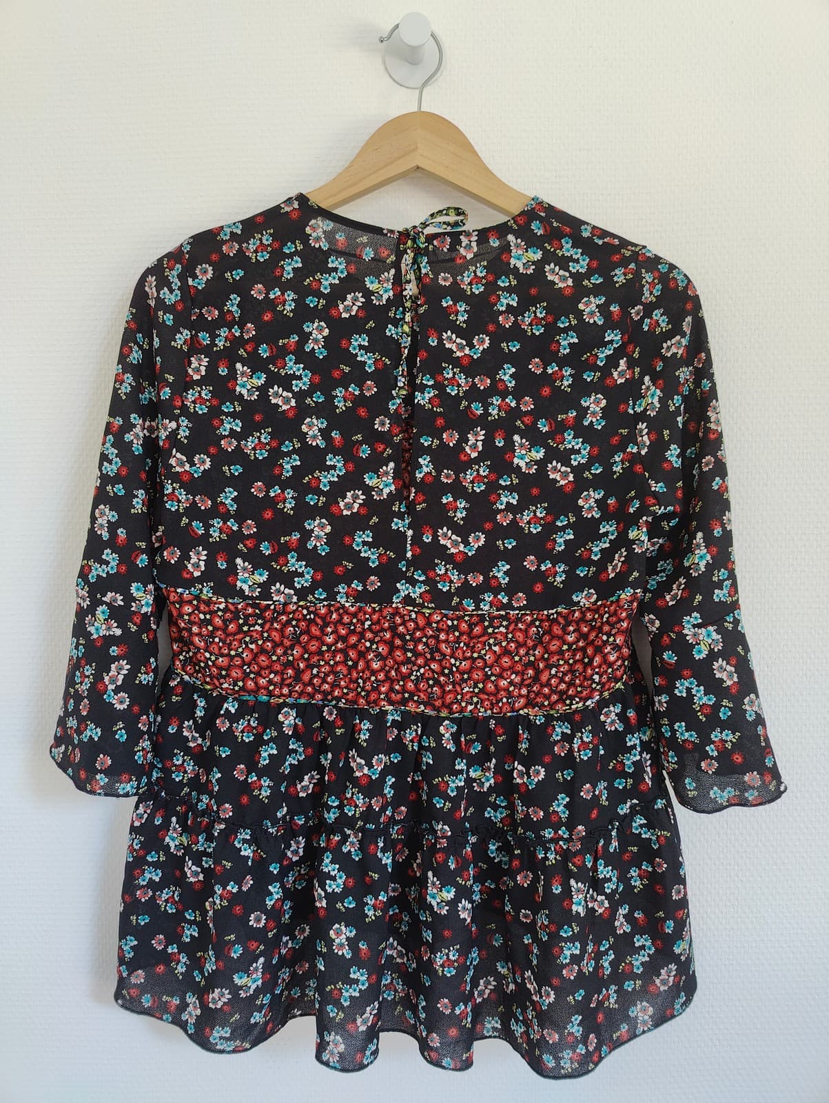 Blouse fleurie patchwork noire Zara – Taille S — photo 4