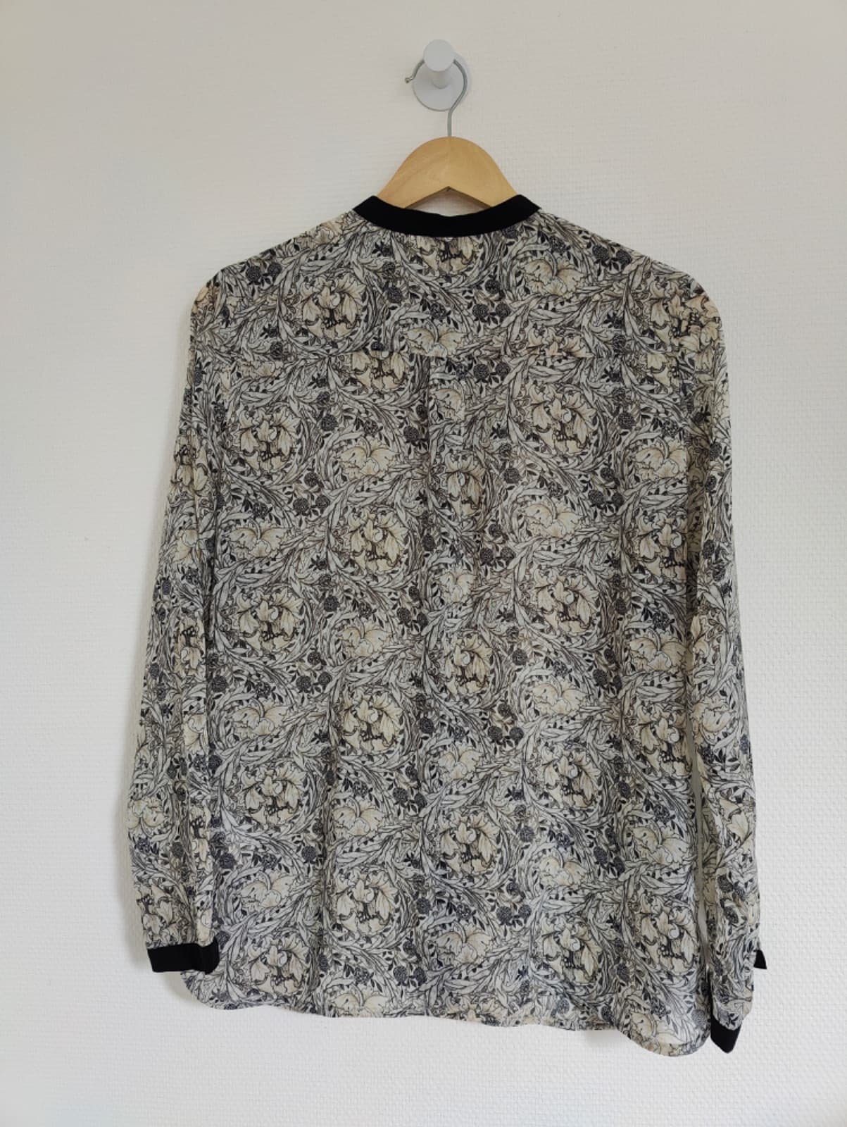 Blouse imprimée floral noir et beige H&M – Taille 40 — photo 4