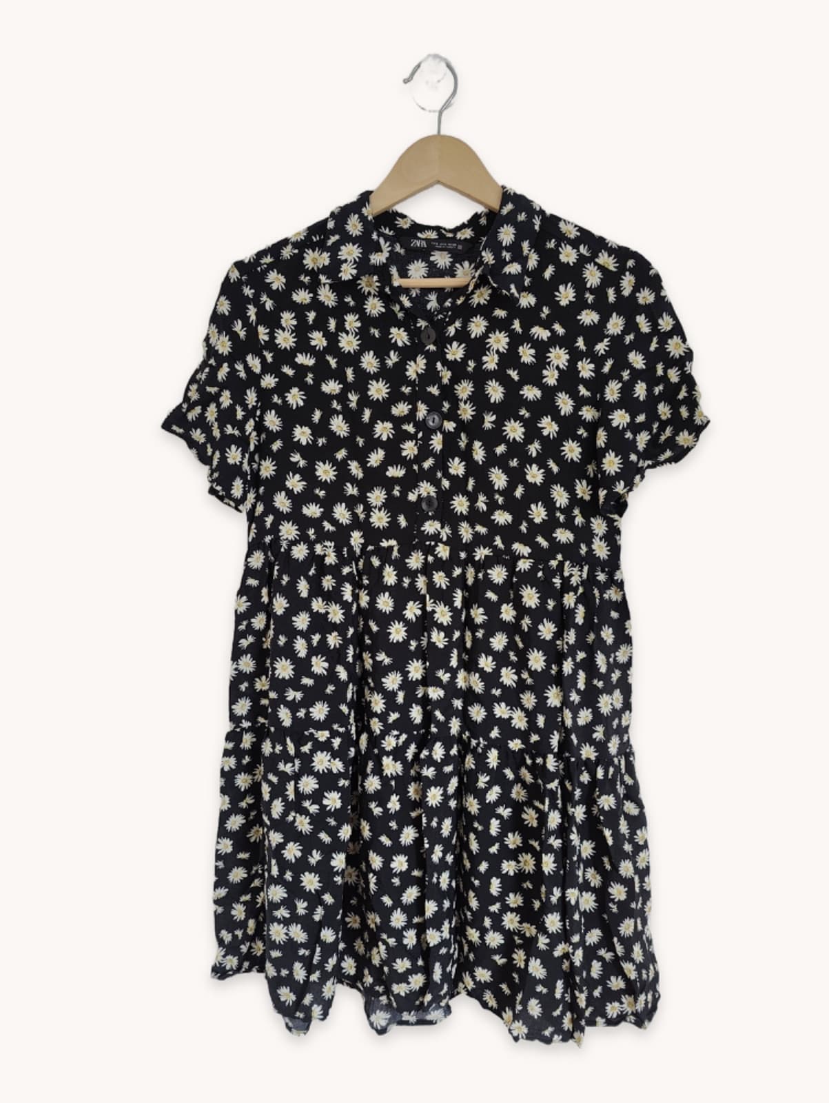 Shirt dress with daisies on a black background — Zara