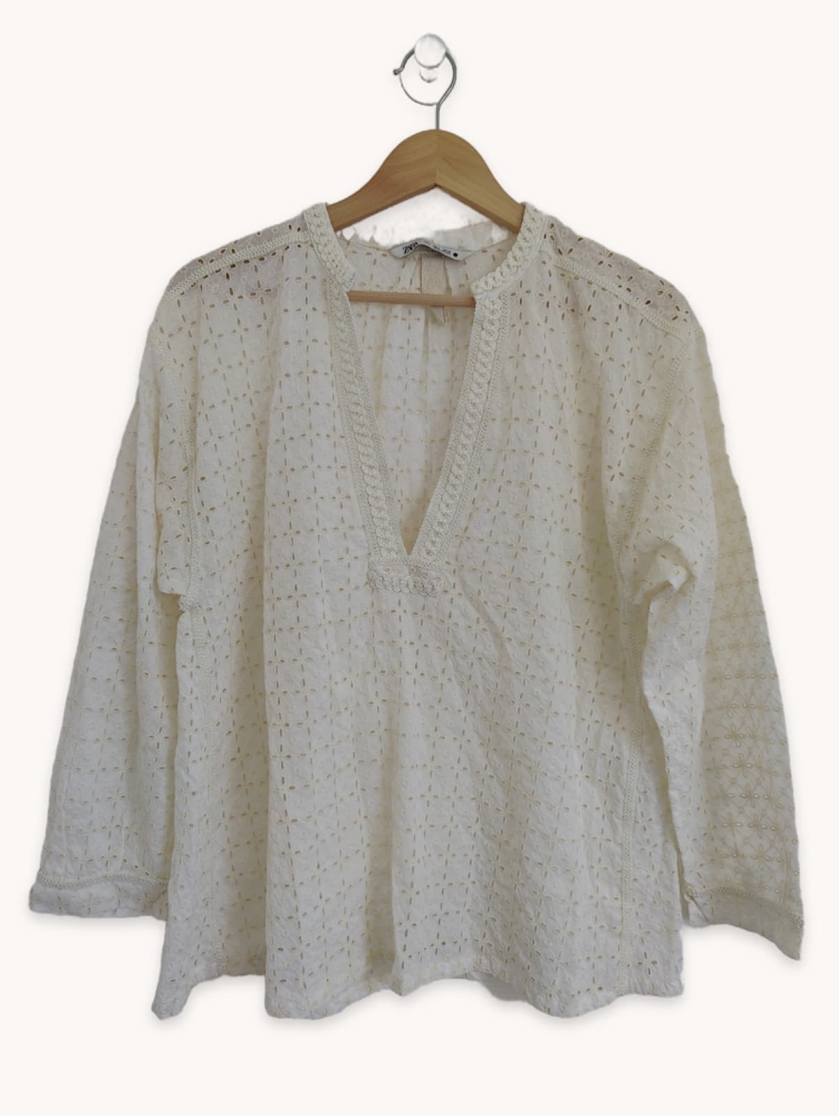 Blouse en broderie anglaise écrue à col V Zara – Taille S — photo 1