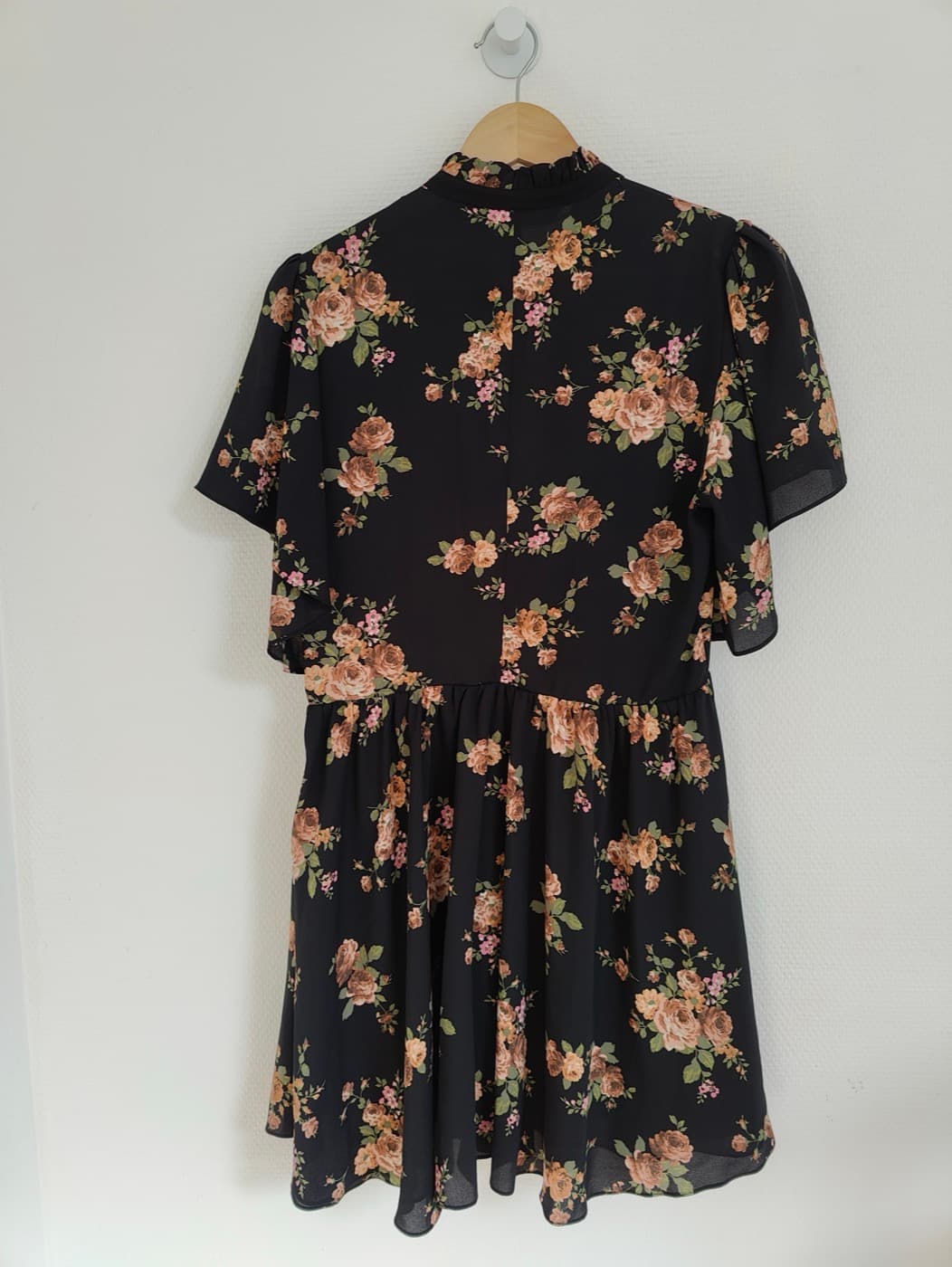 Robe fleurie noire en mousseline Zara – Taille M — photo 2