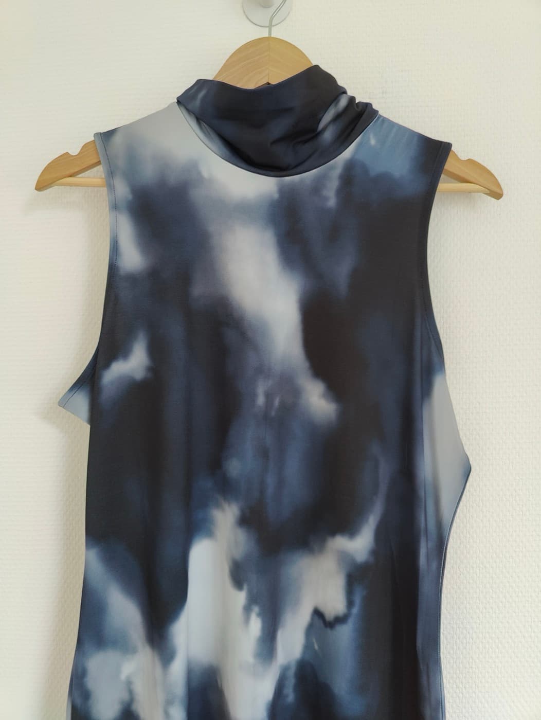 Robe col montant à imprimé tie-dye H&M – Taille L — photo 2