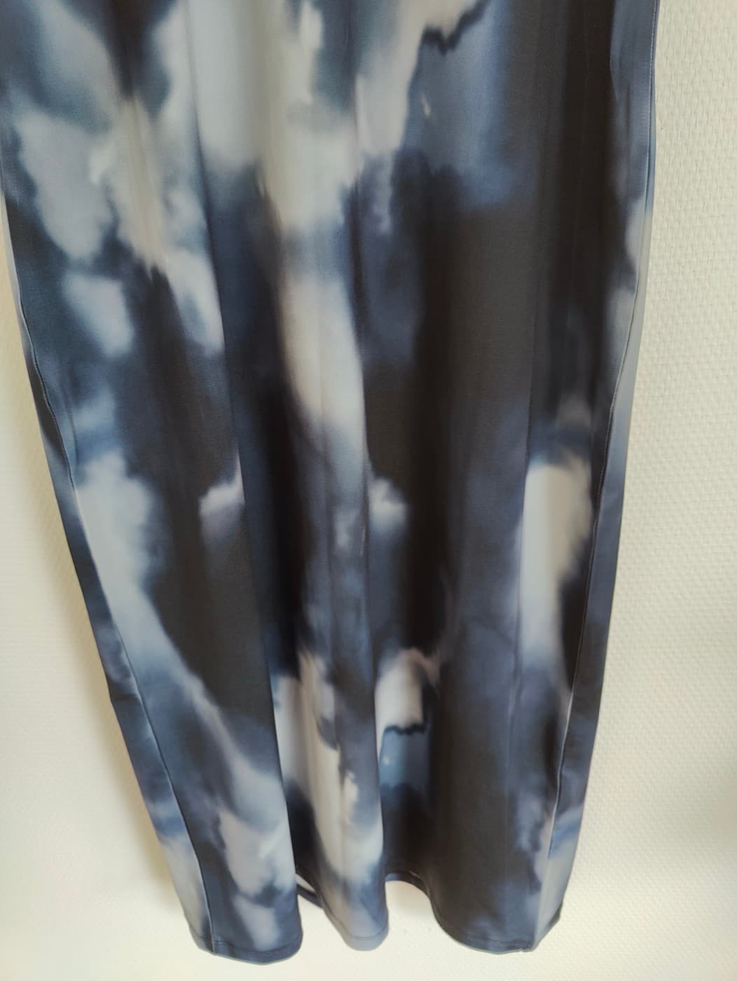 Robe col montant à imprimé tie-dye H&M – Taille L — photo 3