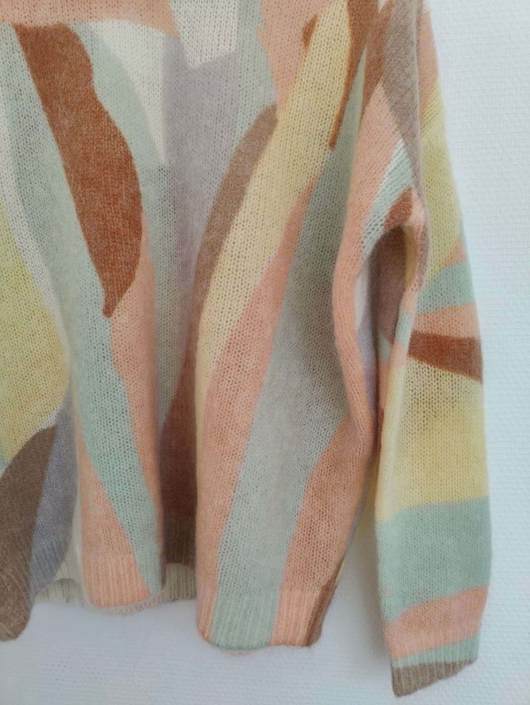 Pull en mohair imprimé abstrait pastel Sézane – Taille XL — photo 3