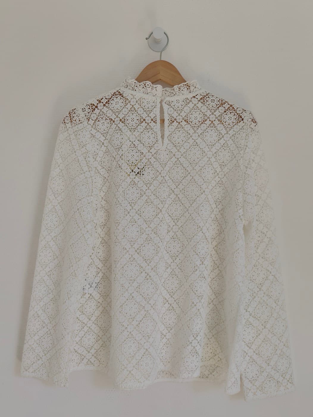 Blouse en dentelle col montant Sézane – Taille 42 — photo 4