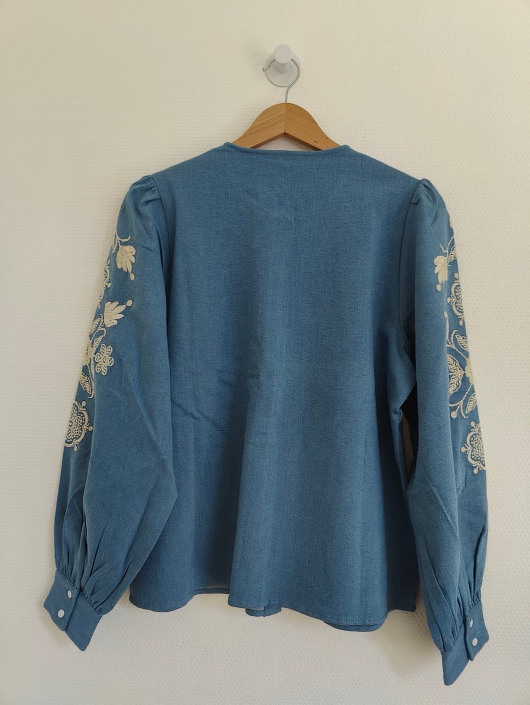 Blouse en chambray brodée Sézane – Taille 42 — photo 3