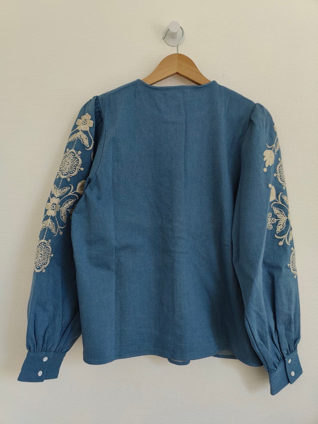 Blouse en chambray brodée Sézane – Taille 40 — photo 3